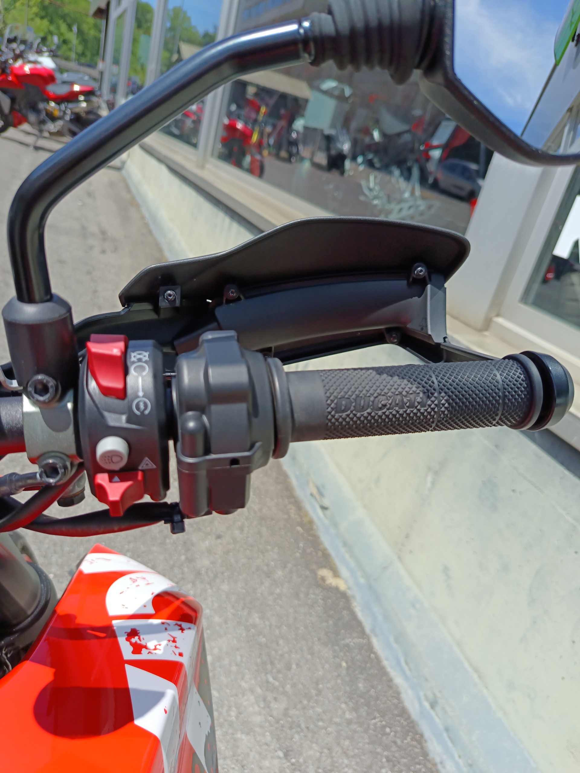 DUCATI Hypermotard 950 RVE-image-7