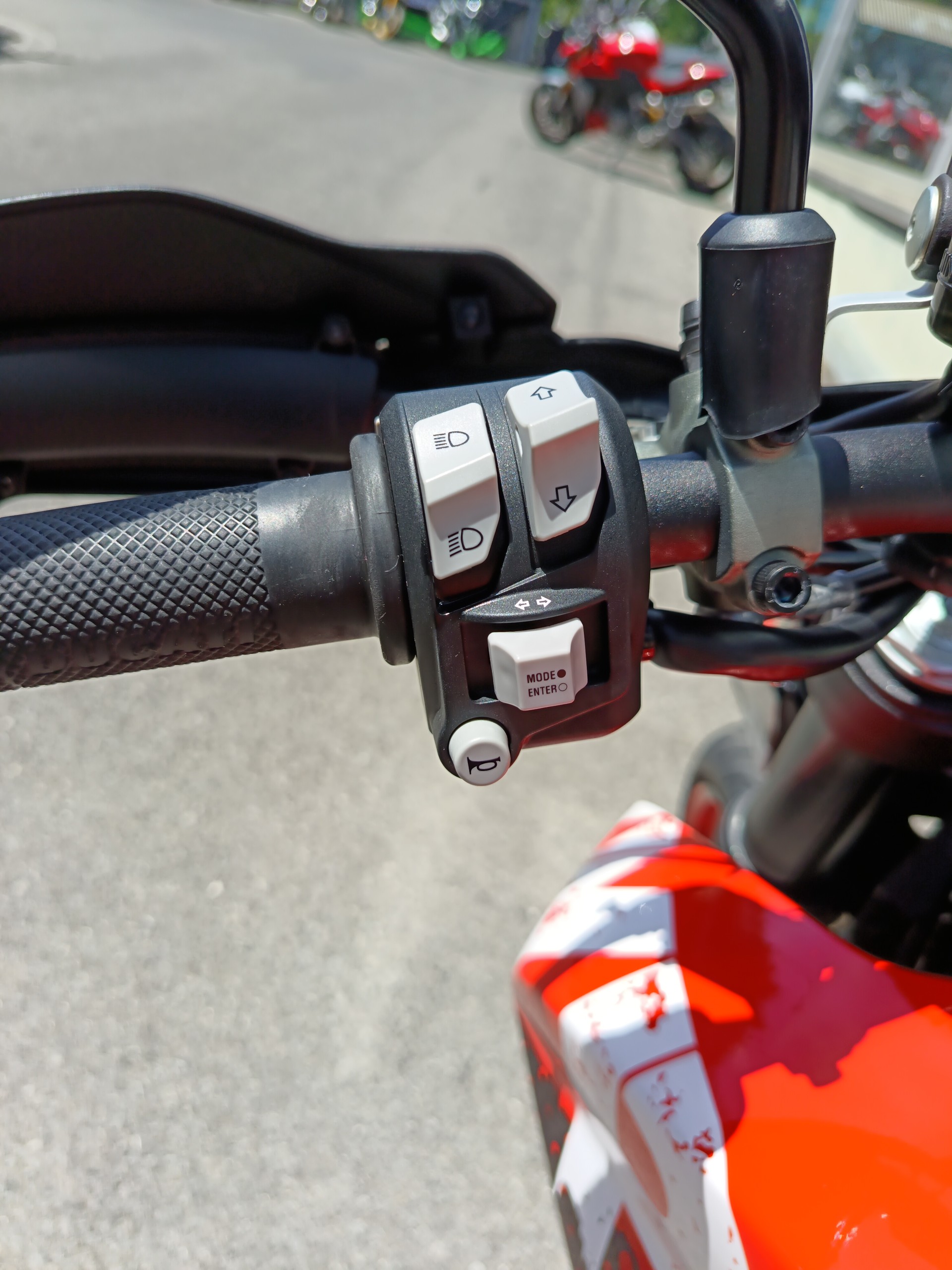 DUCATI Hypermotard 950 RVE-image-6