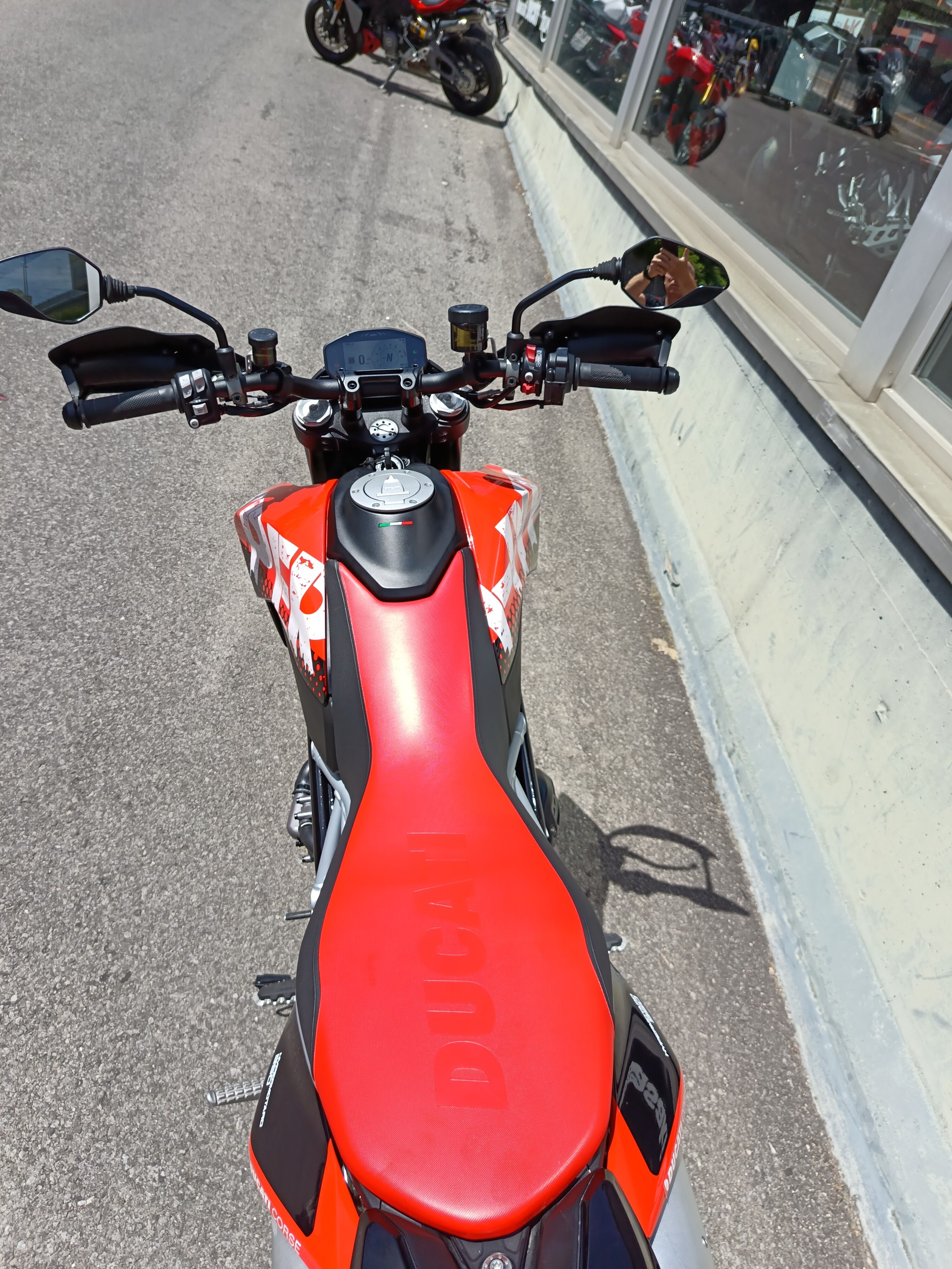 DUCATI Hypermotard 950 RVE-image-4