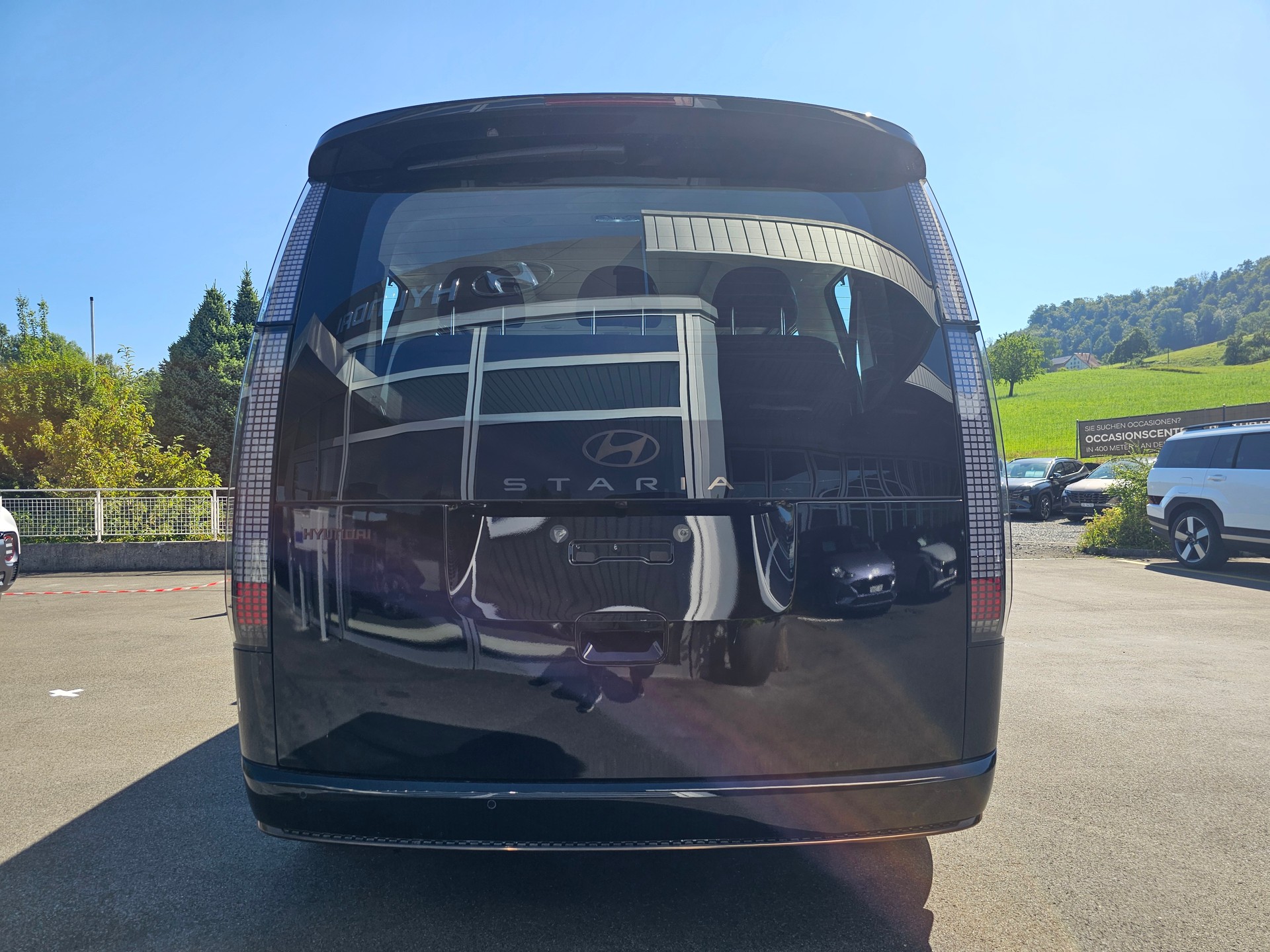 HYUNDAI Staria Premium 1.6 T-GDi HEV Vertex A-image-5