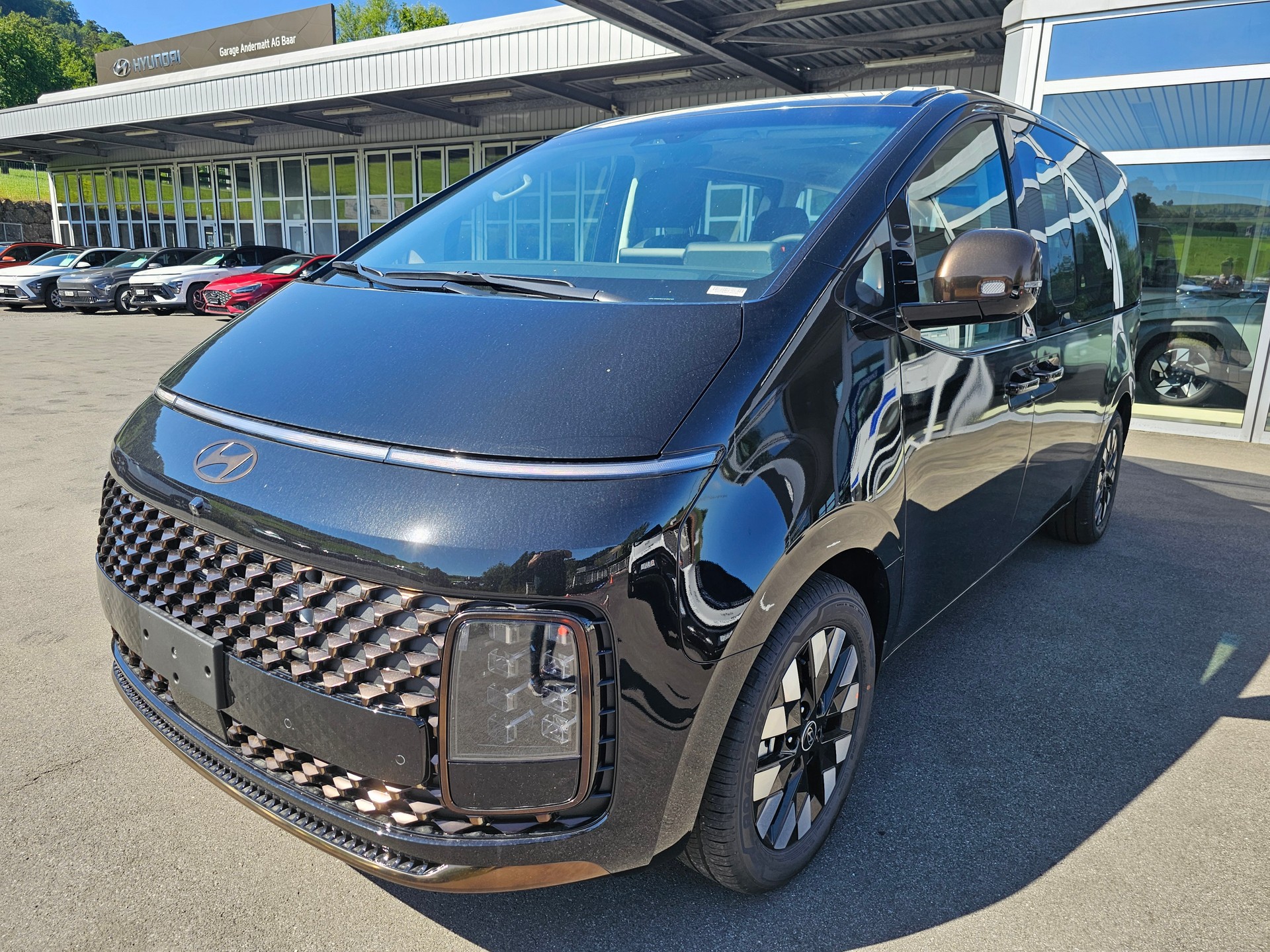 HYUNDAI Staria Premium 1.6 T-GDi HEV Vertex A-image-2