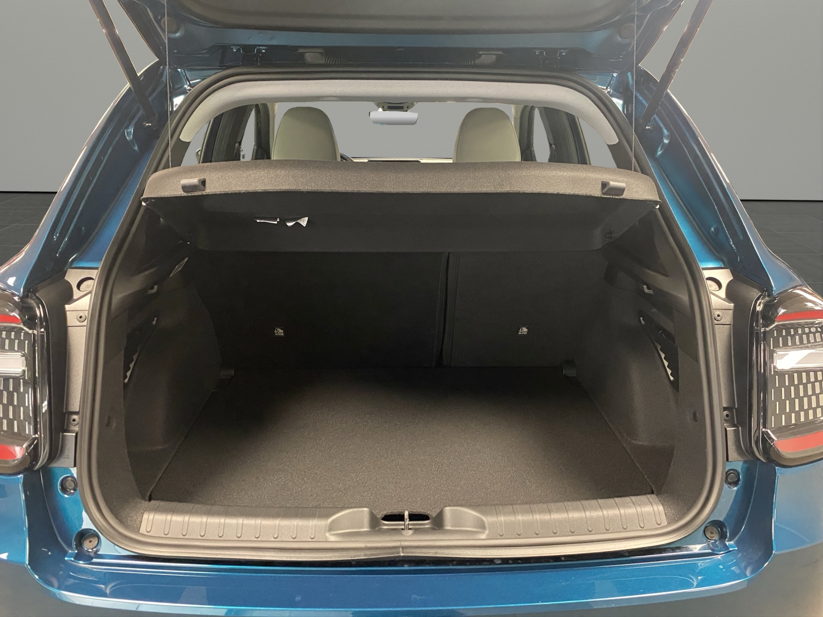 FIAT 600 1.2 Hybrid 136 Swis-image-4