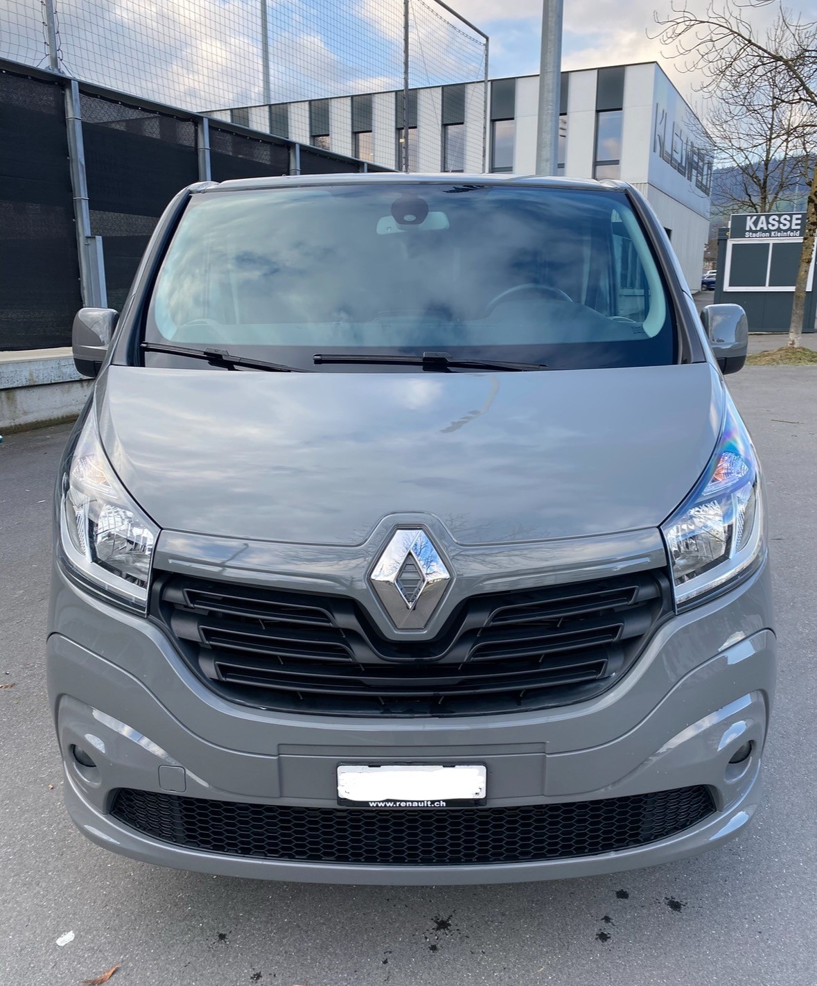RENAULT Trafic ENERGY dCi 125 Passenger Life-image-1