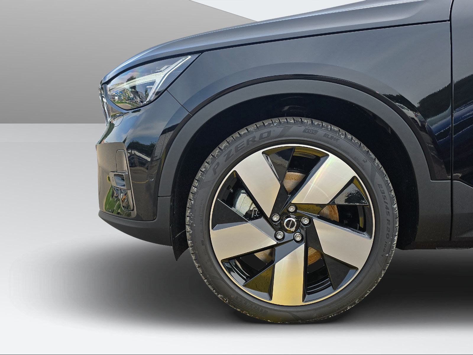 VOLVO EX40 82kWh Single Motor Extended Range Ultra-image-14