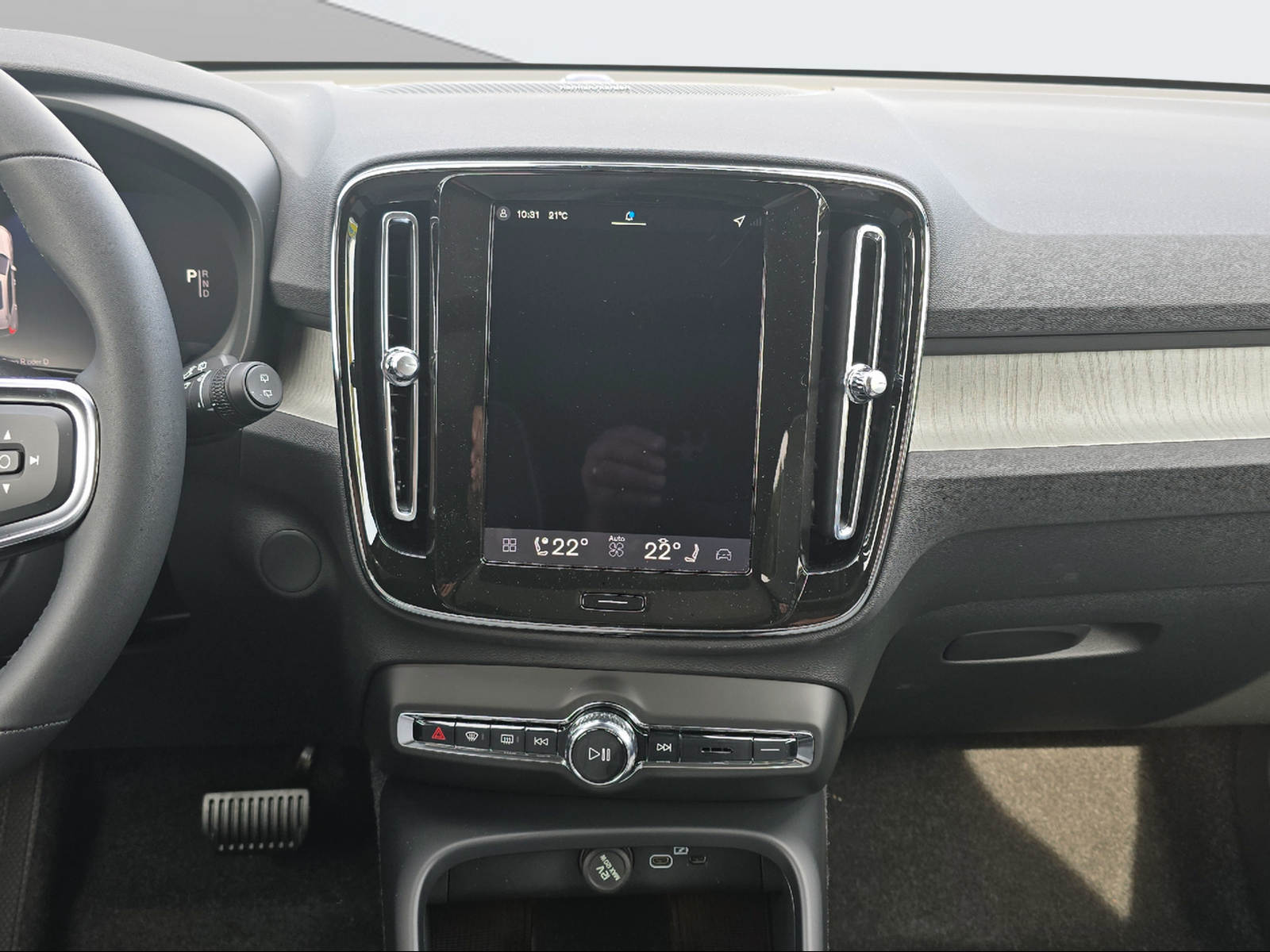 VOLVO EX40 82kWh Single Motor Extended Range Ultra-image-10