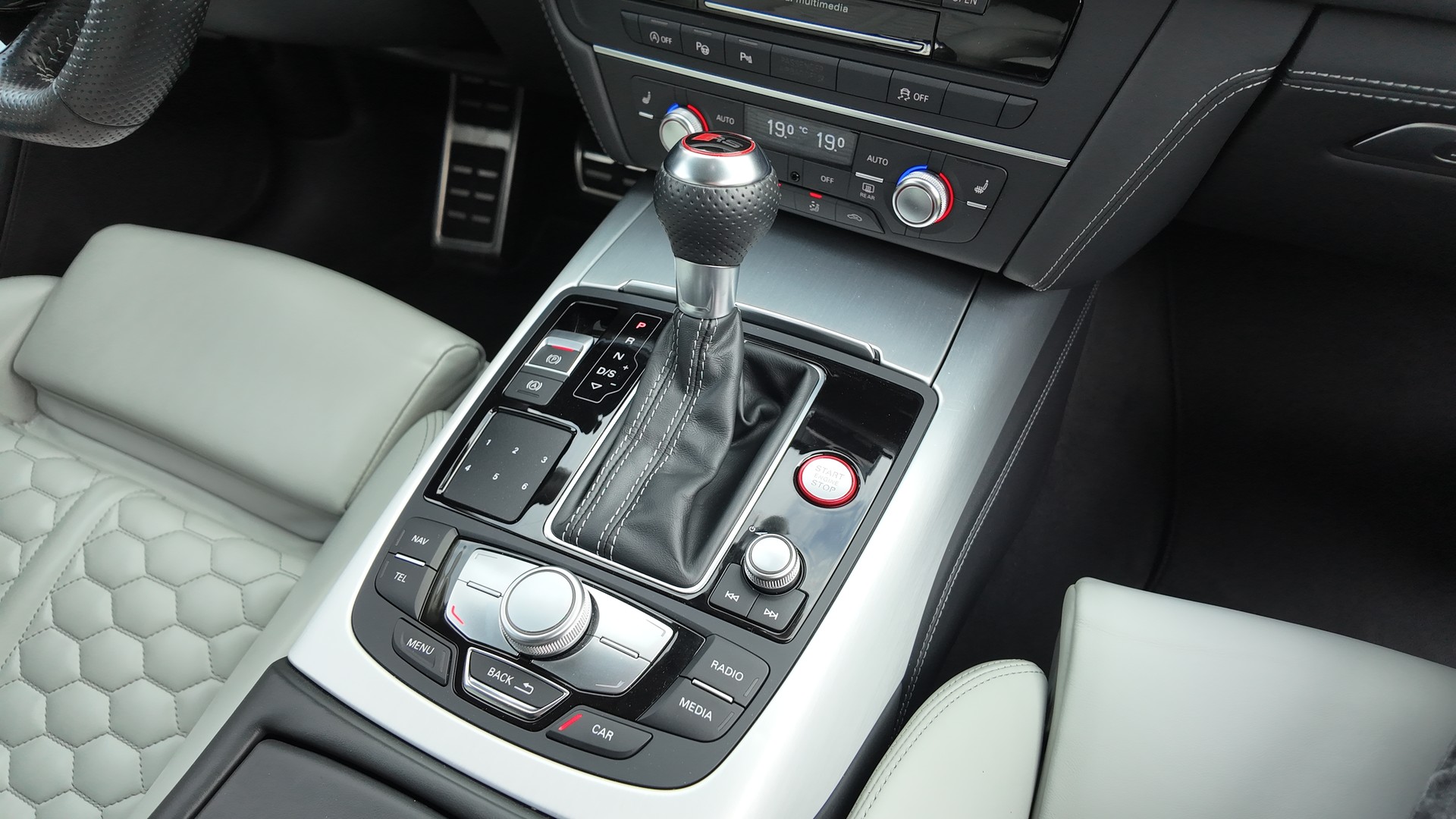 AUDI RS6 Avant 4.0 TFSI V8 Performance Quattro | Mit CarLife-Garantie + ab MFK-image-8