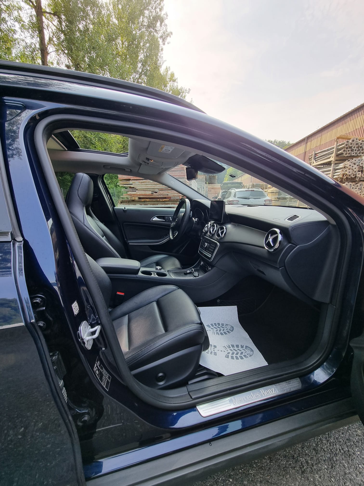 MERCEDES-BENZ GLA 220 d Style 4Matic 7G-DCT-image-6