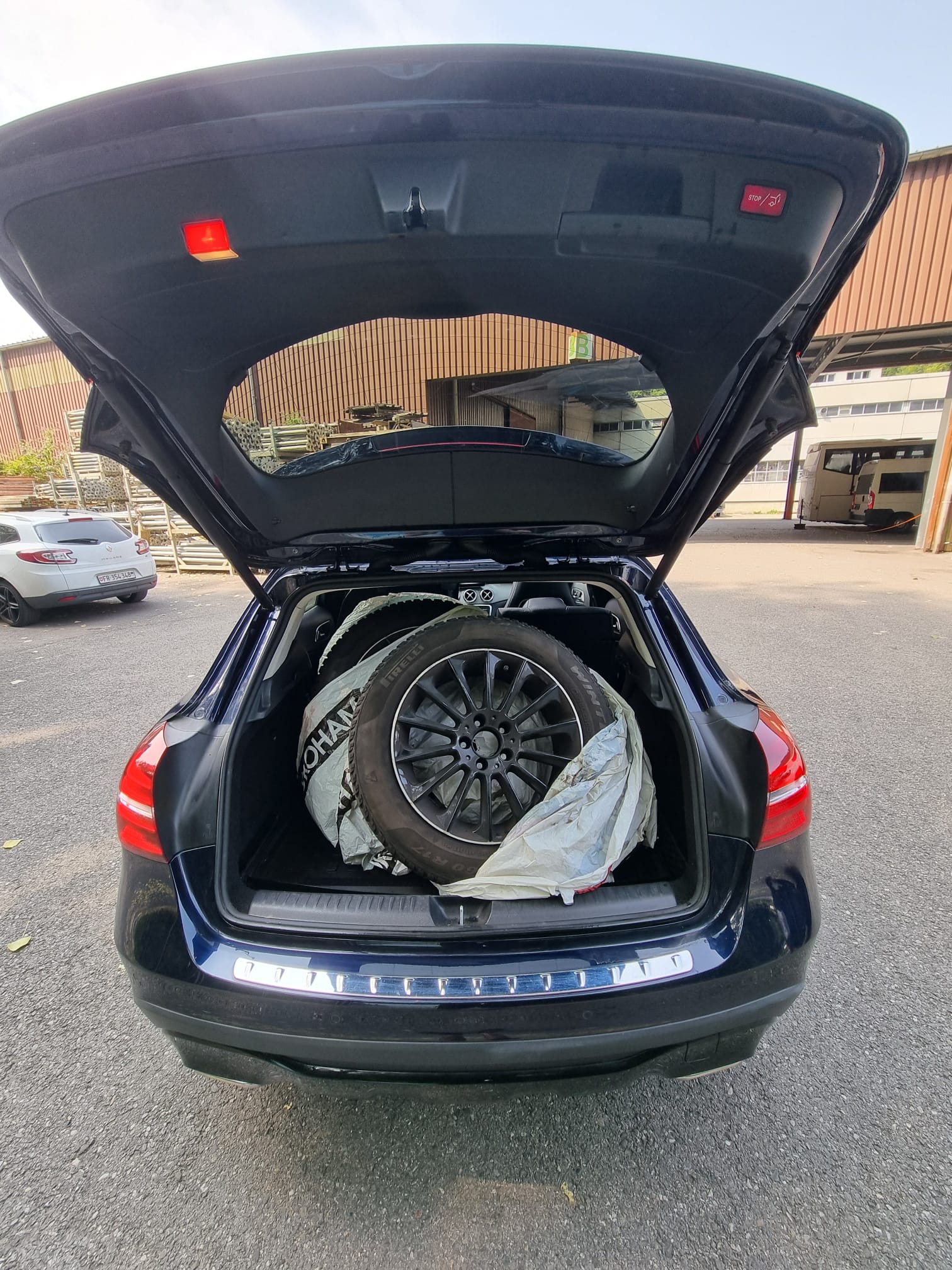 MERCEDES-BENZ GLA 220 d Style 4Matic 7G-DCT-image-3