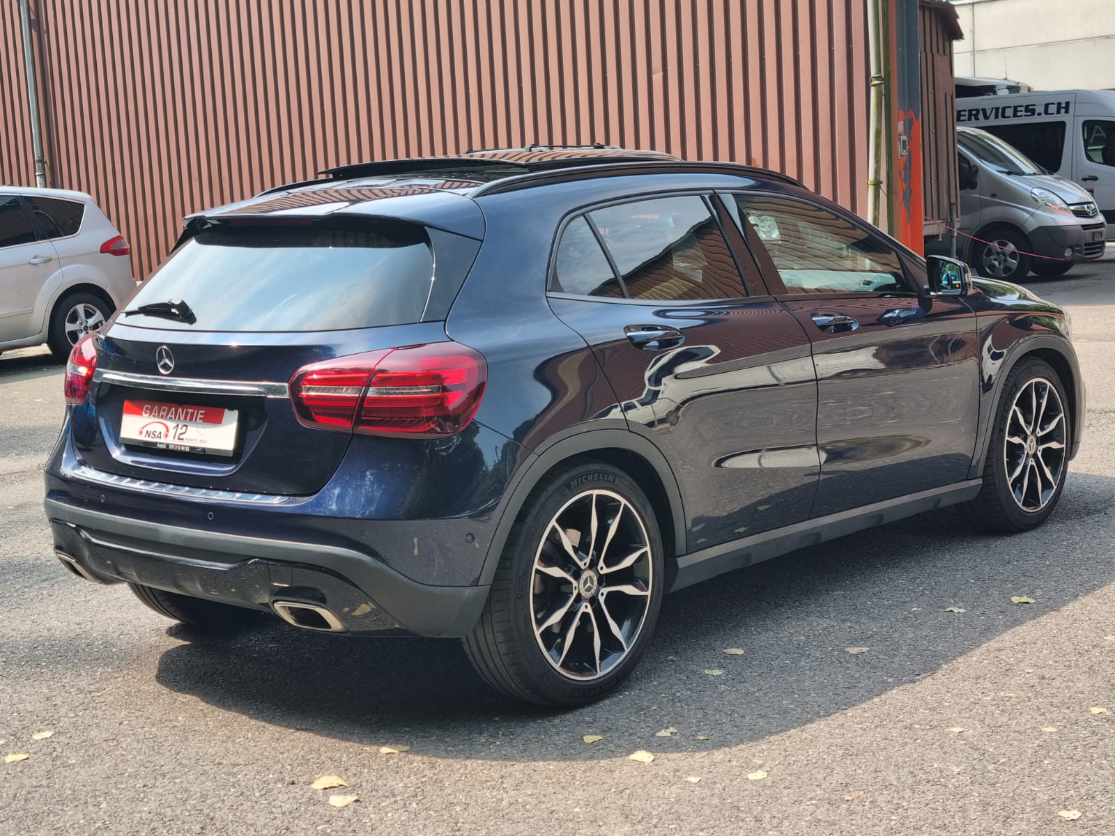 MERCEDES-BENZ GLA 220 d Style 4Matic 7G-DCT-image-2