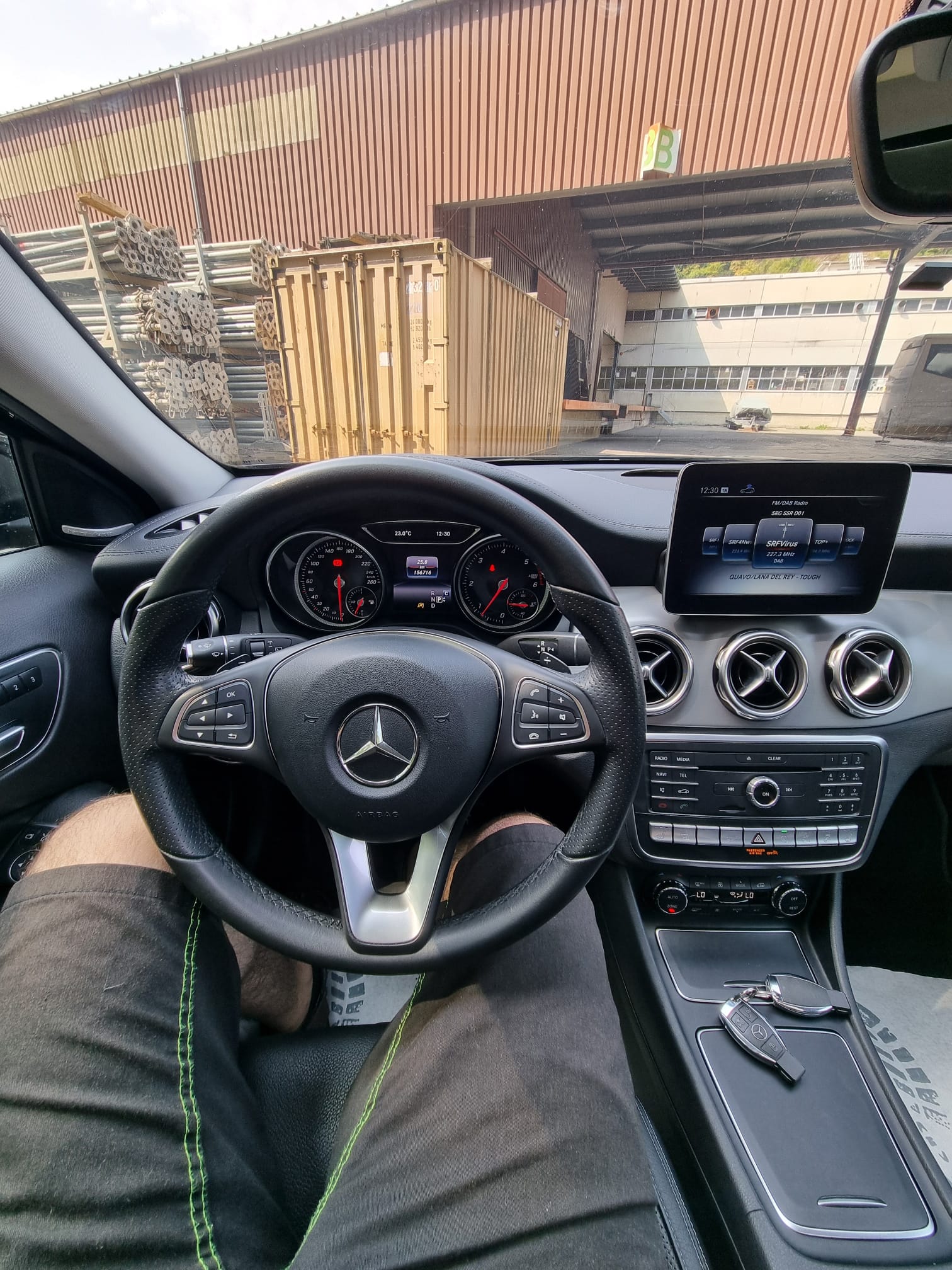 MERCEDES-BENZ GLA 220 d Style 4Matic 7G-DCT-image-5