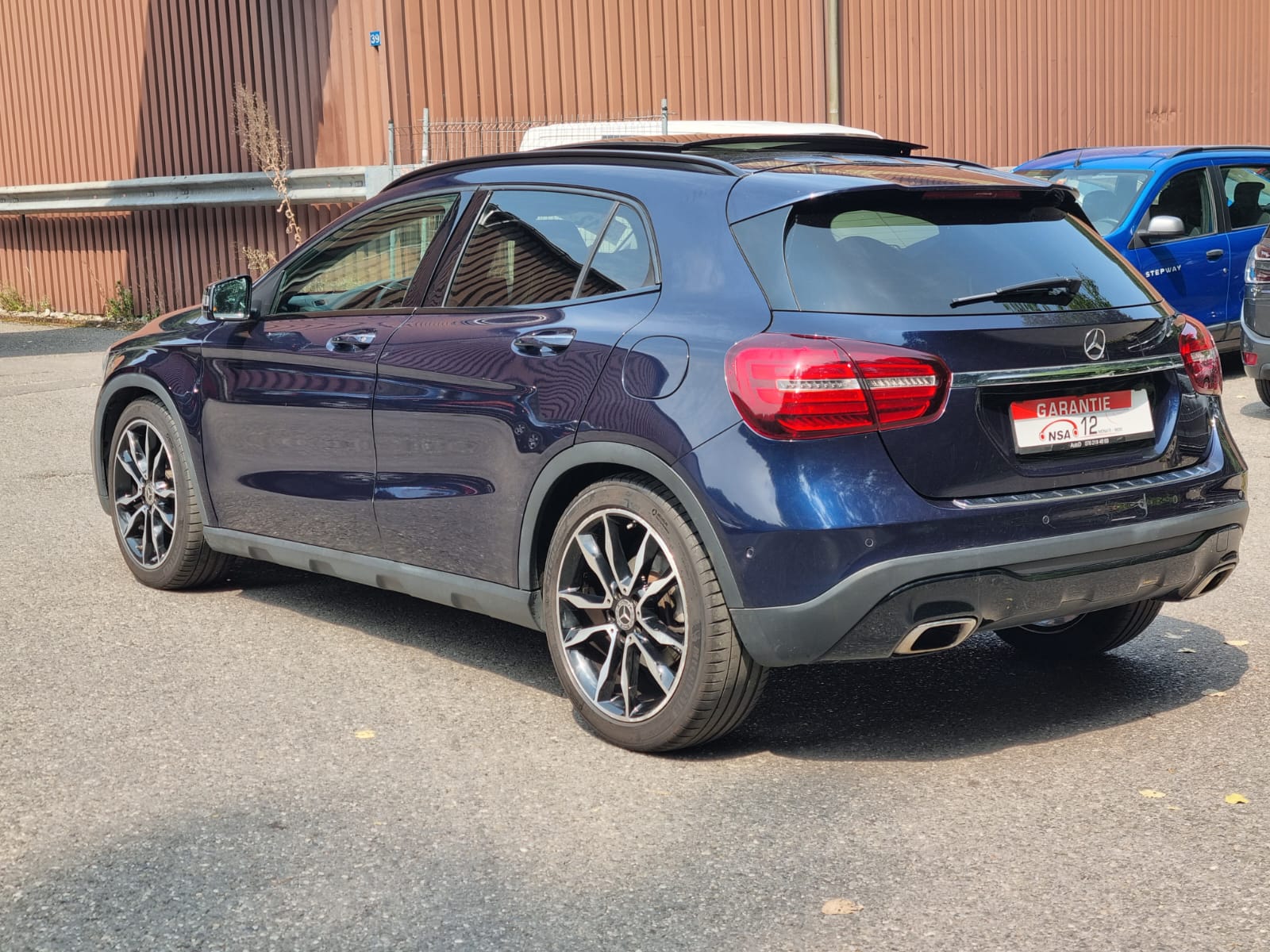 MERCEDES-BENZ GLA 220 d Style 4Matic 7G-DCT-image-1
