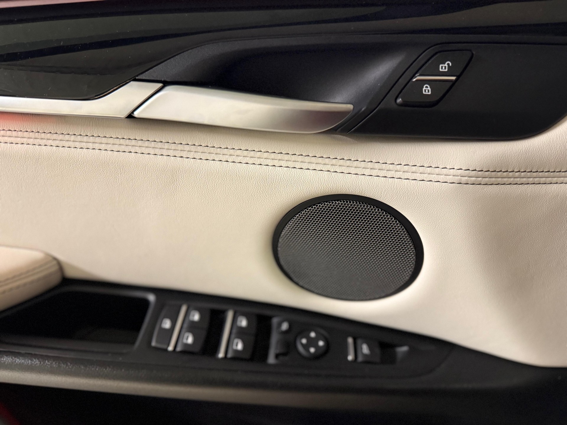 BMW X6 xDrive 50i Steptronic-image-5