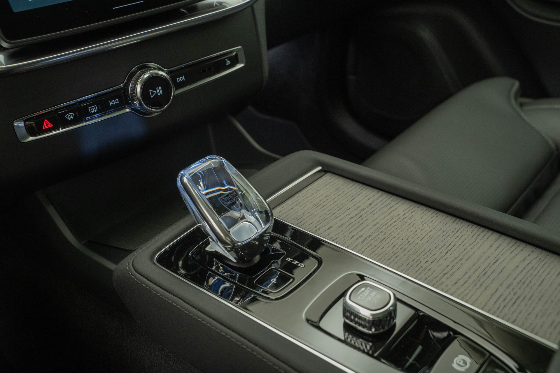 VOLVO XC90 2.0 T8 TE Ultra Dark eAWD-image-12
