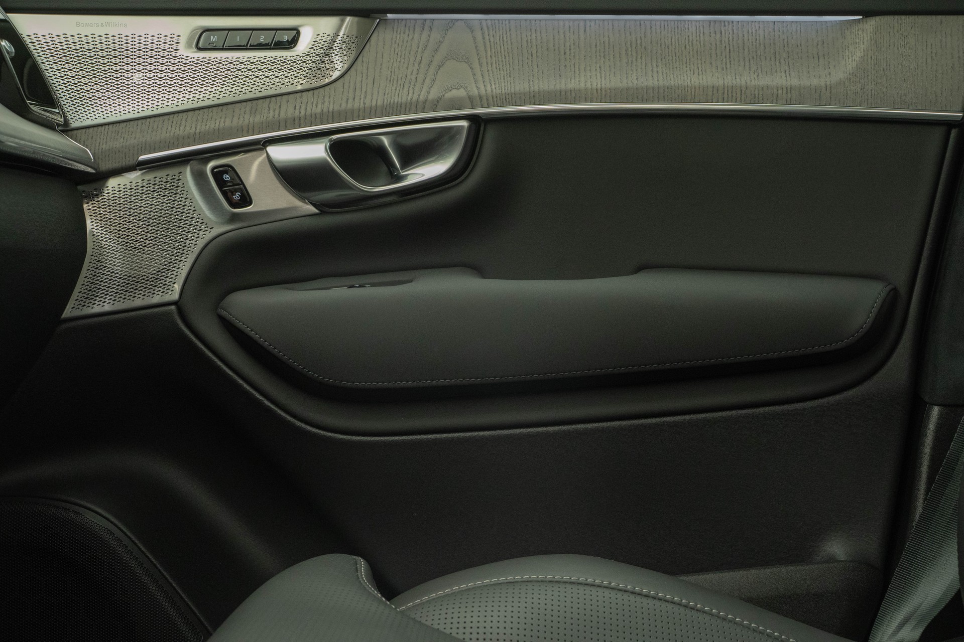 VOLVO XC90 2.0 T8 TE Ultra Dark eAWD-image-13