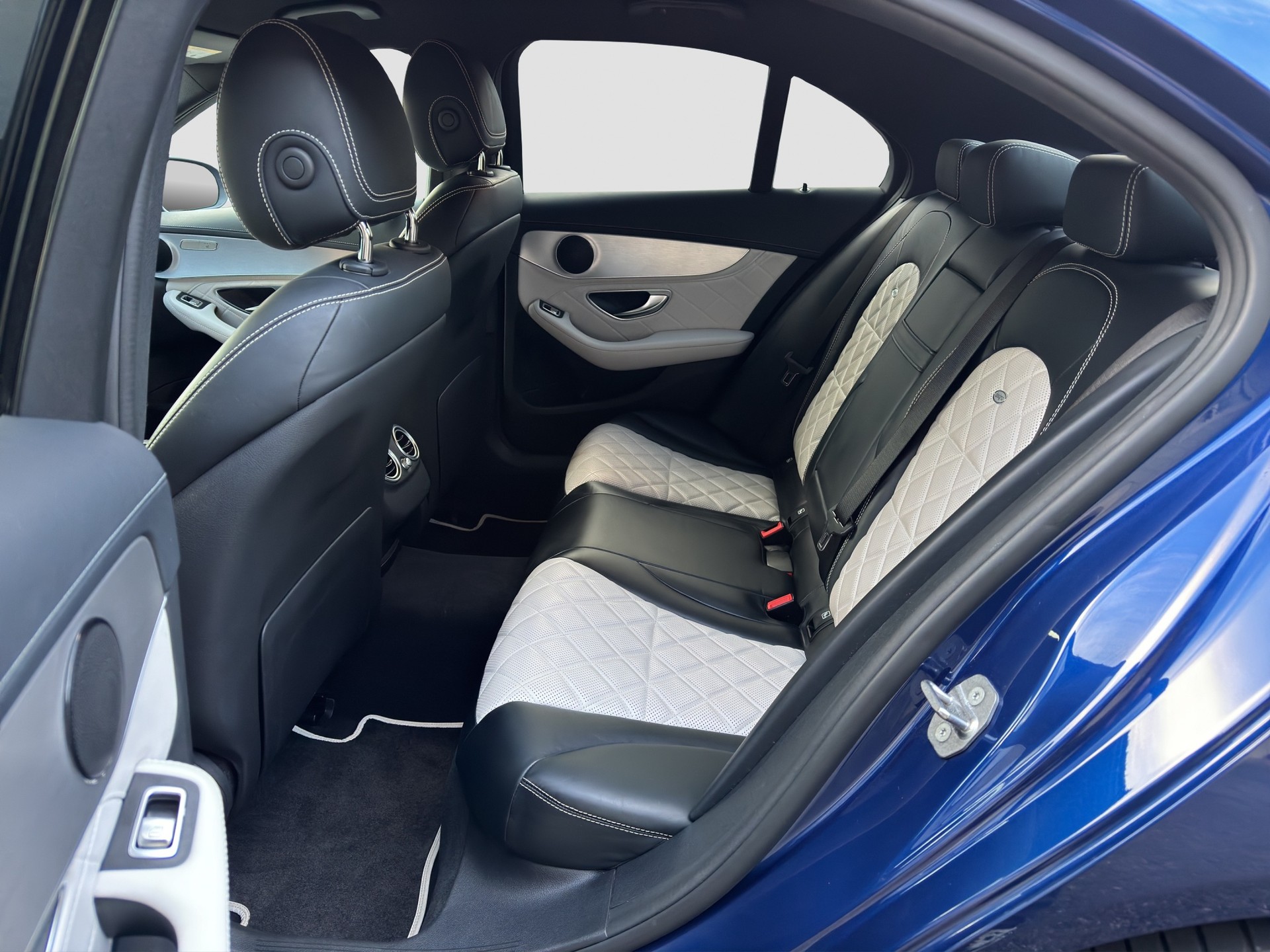 MERCEDES-BENZ C 200 AMG Line 4Matic 9G-Tronic (Designo)-image-10
