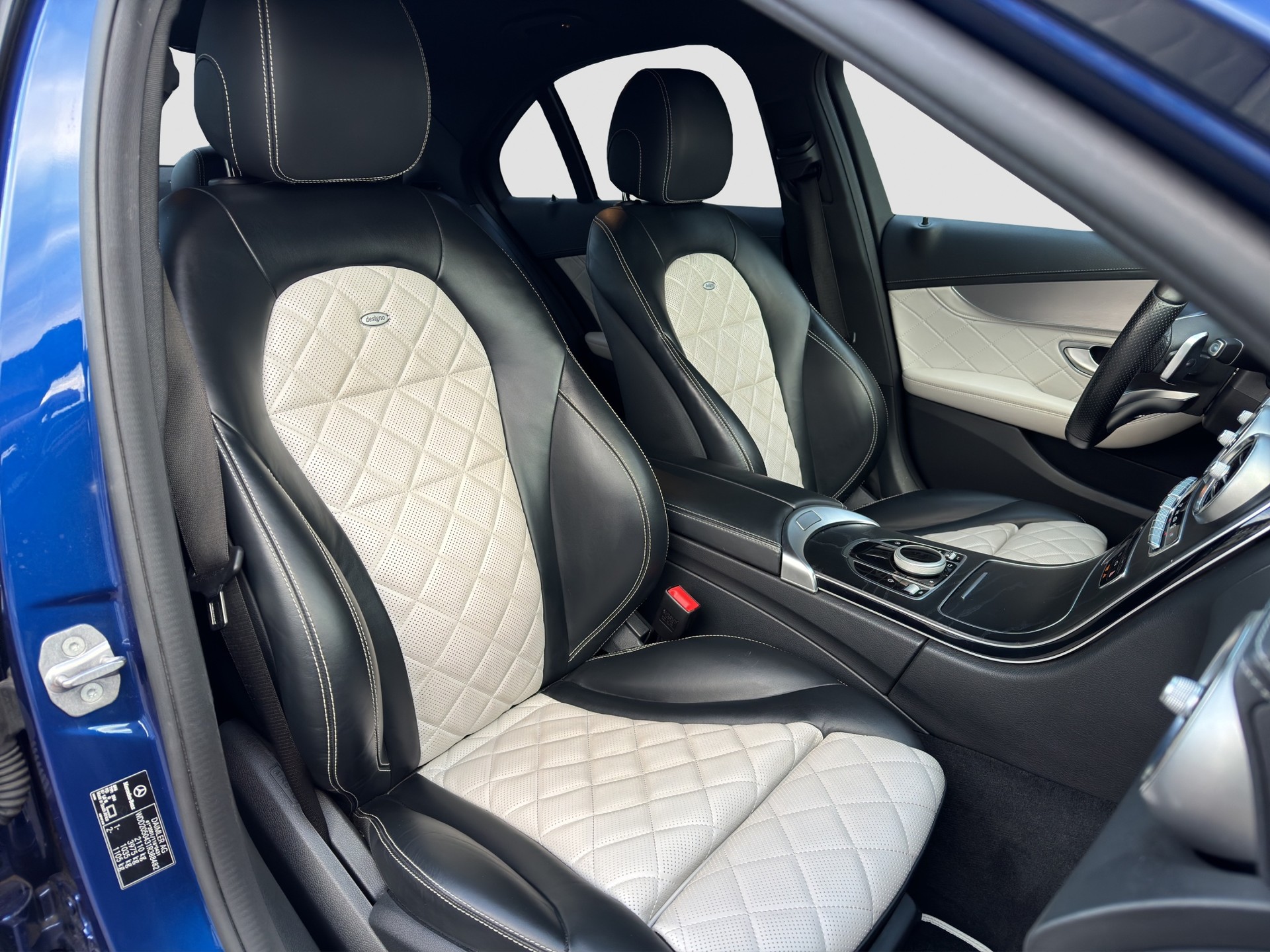 MERCEDES-BENZ C 200 AMG Line 4Matic 9G-Tronic (Designo)-image-11