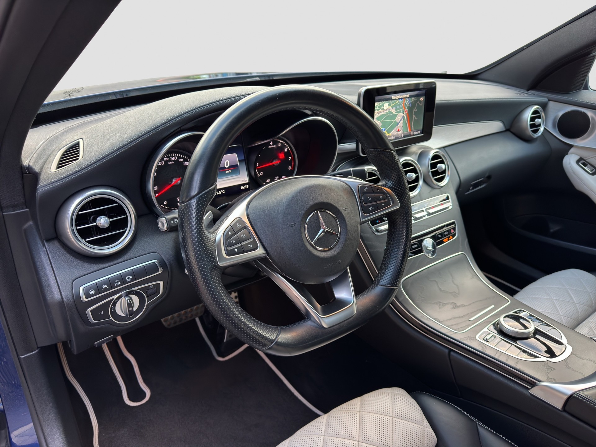 MERCEDES-BENZ C 200 AMG Line 4Matic 9G-Tronic (Designo)-image-8