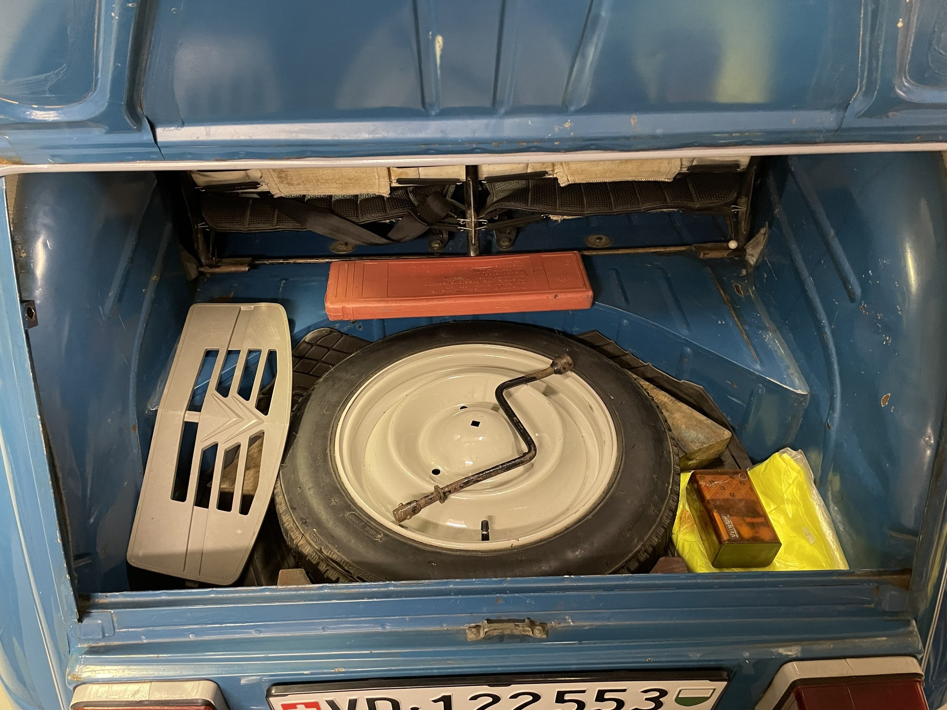 CITROEN 2CV6 Spécial (Club) - Vétéran-image-3