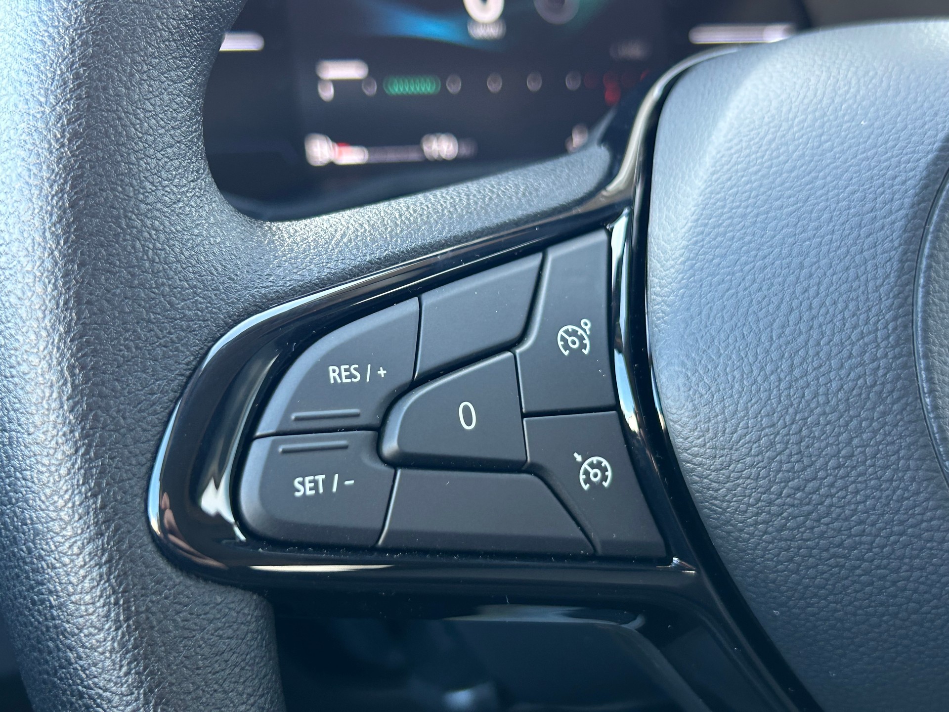 MITSUBISHI Colt 1.0 Inform-image-10