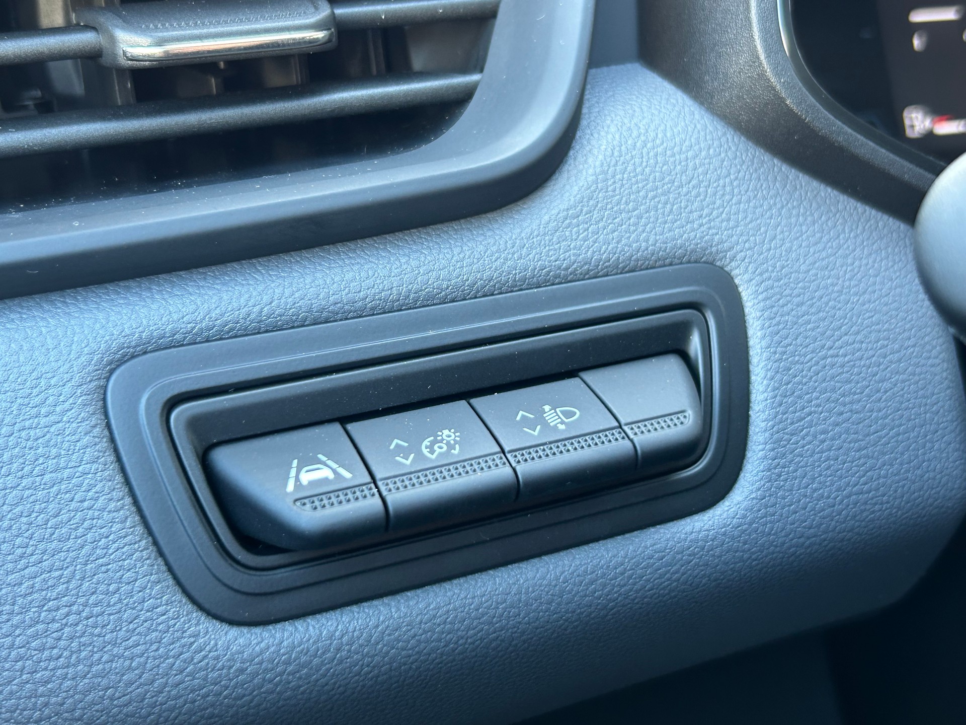 MITSUBISHI Colt 1.0 Inform-image-9
