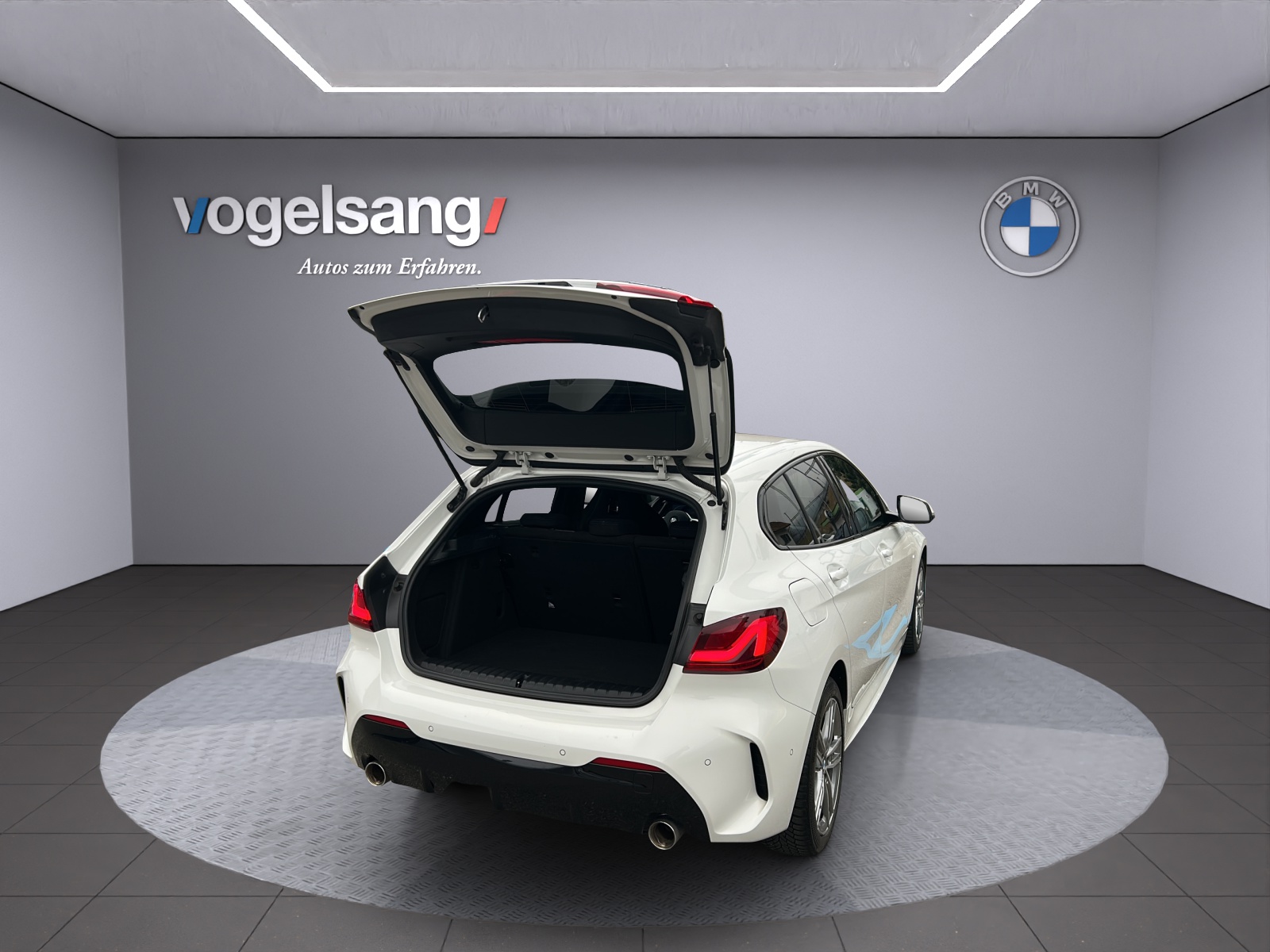 BMW 120i Pure M Sport Steptronic-image-12