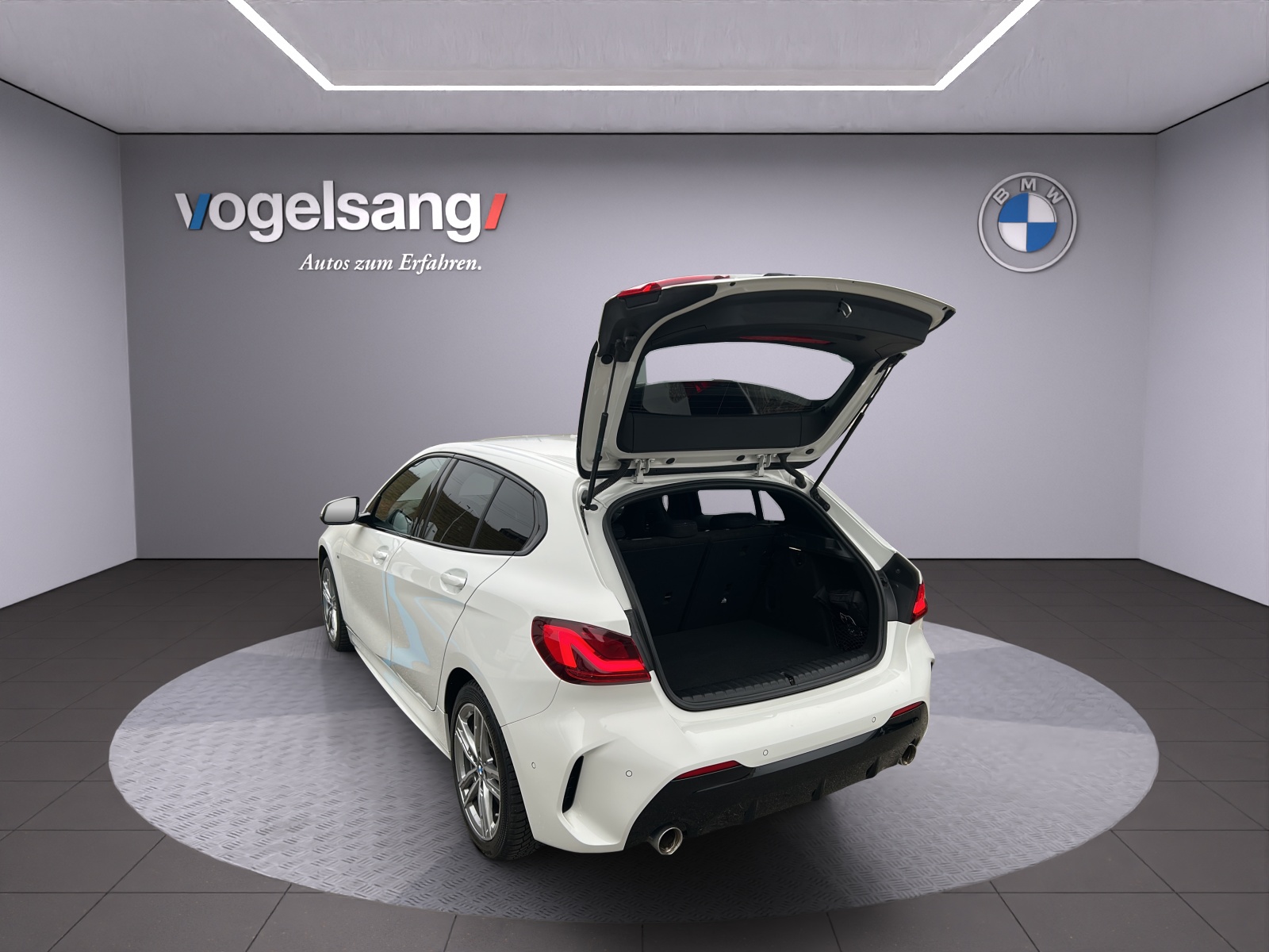 BMW 120i Pure M Sport Steptronic-image-13
