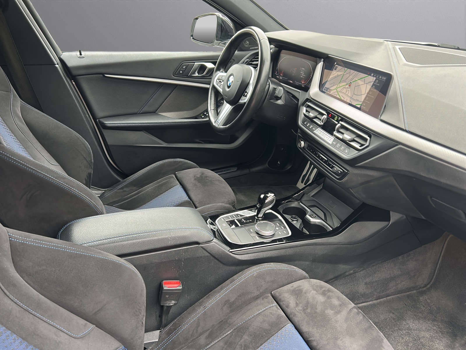 BMW 120i Pure M Sport Steptronic-image-15