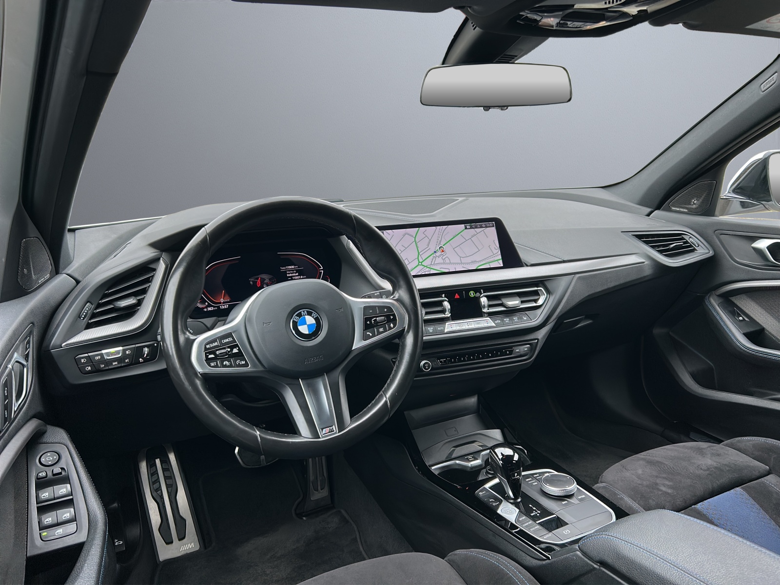 BMW 120i Pure M Sport Steptronic-image-25