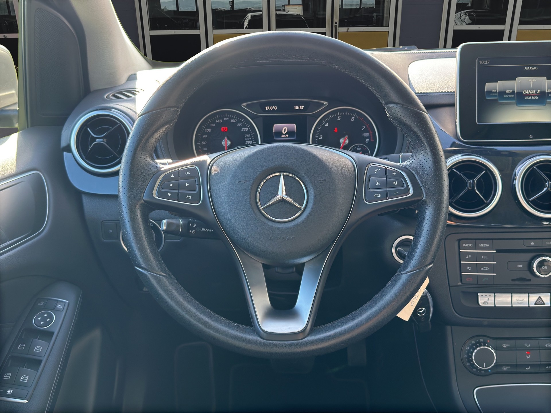 MERCEDES-BENZ B 200-image-11