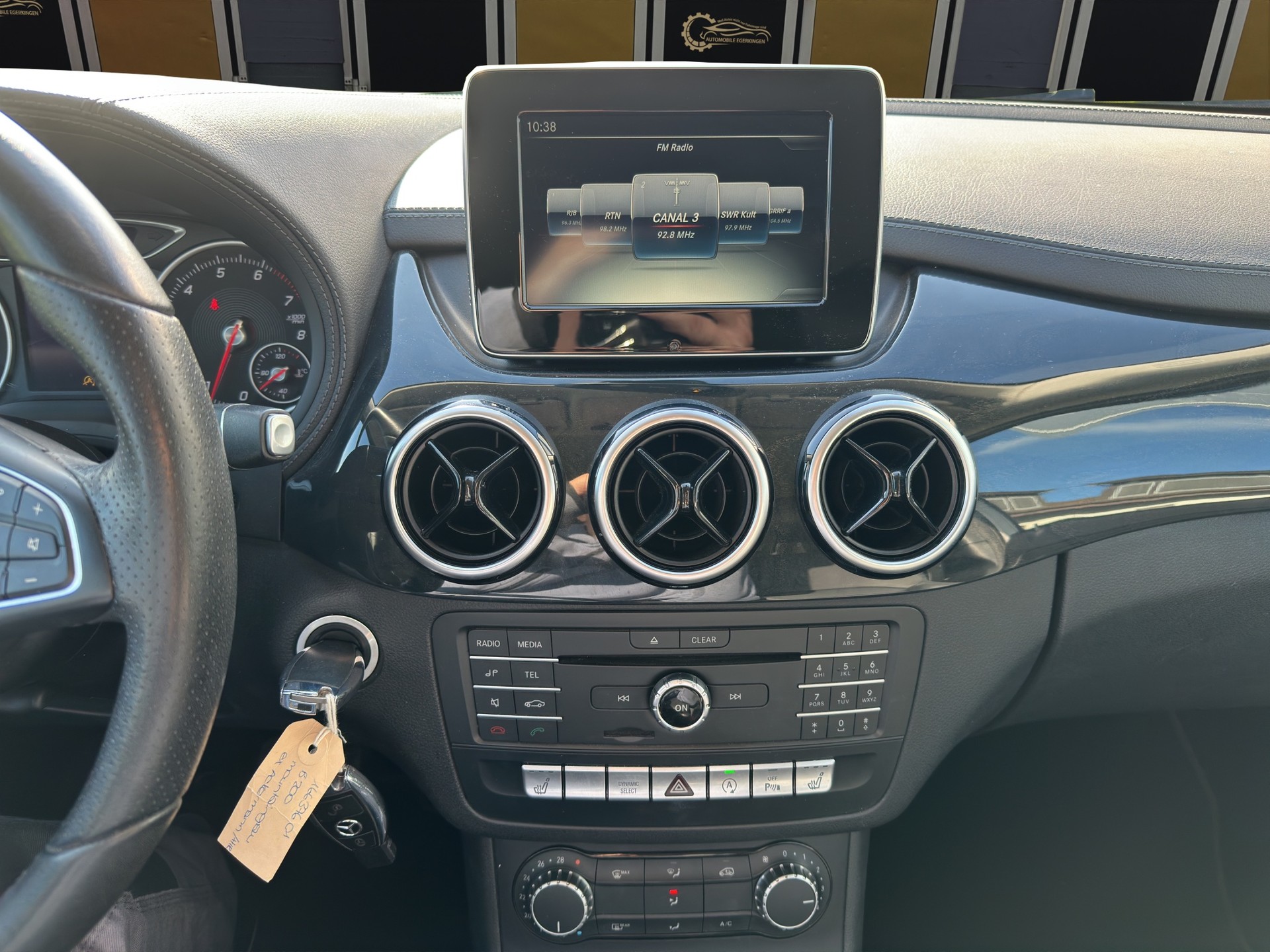 MERCEDES-BENZ B 200-image-14
