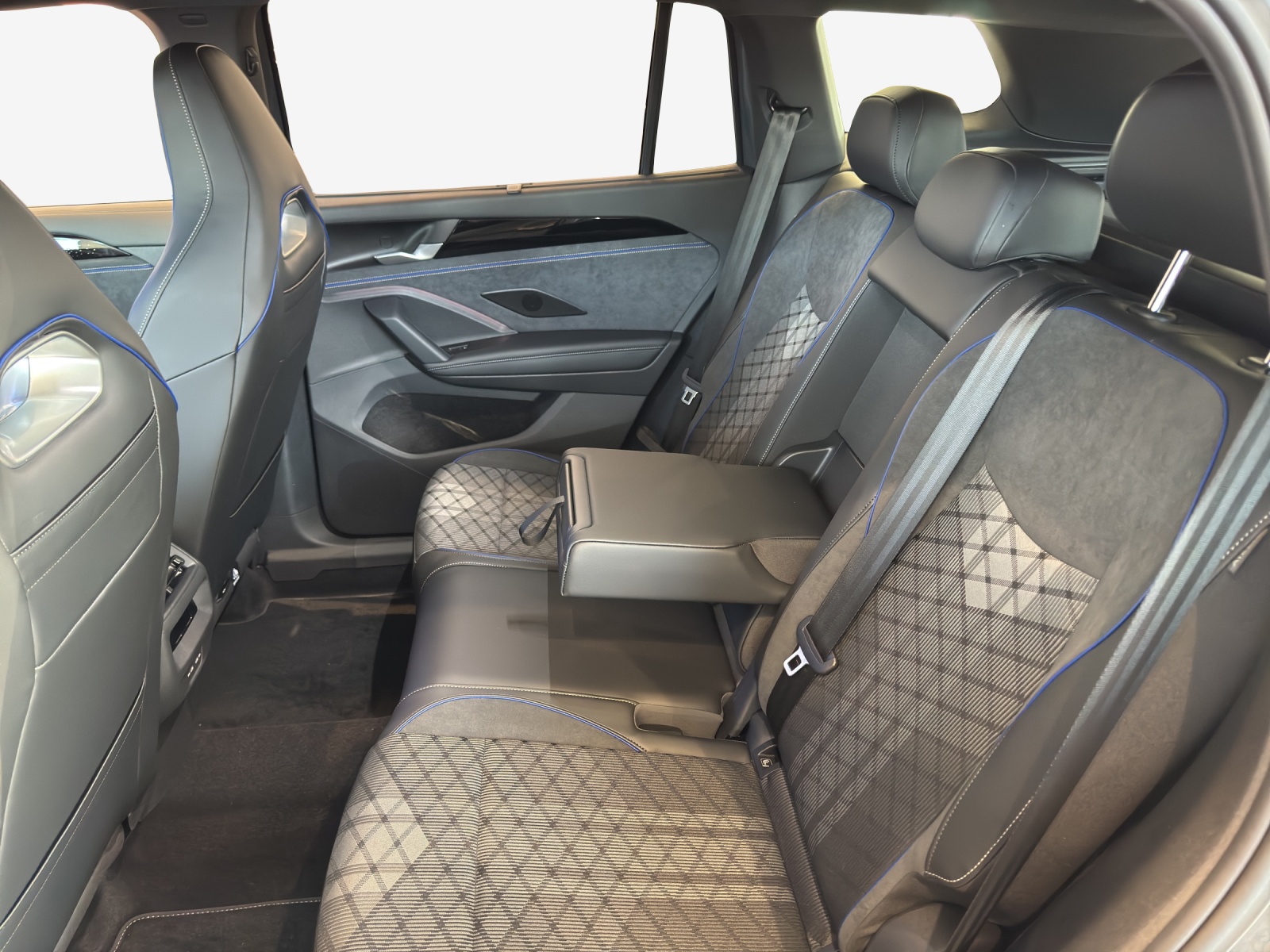 VW Tayron 2.0 TSI R-Line DSG 4Motion-image-11