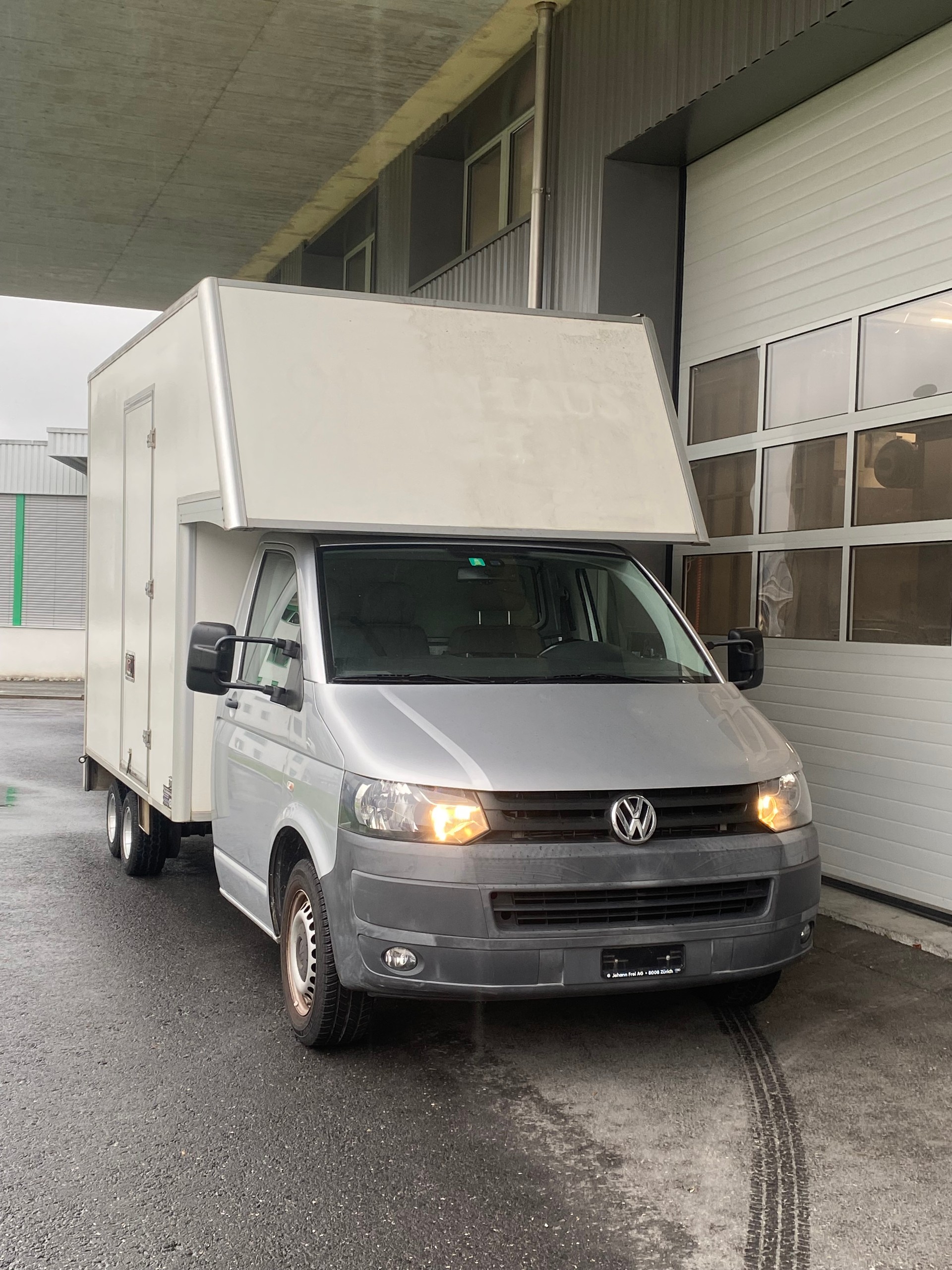 VW Kasten mit Hebebühne-image-0