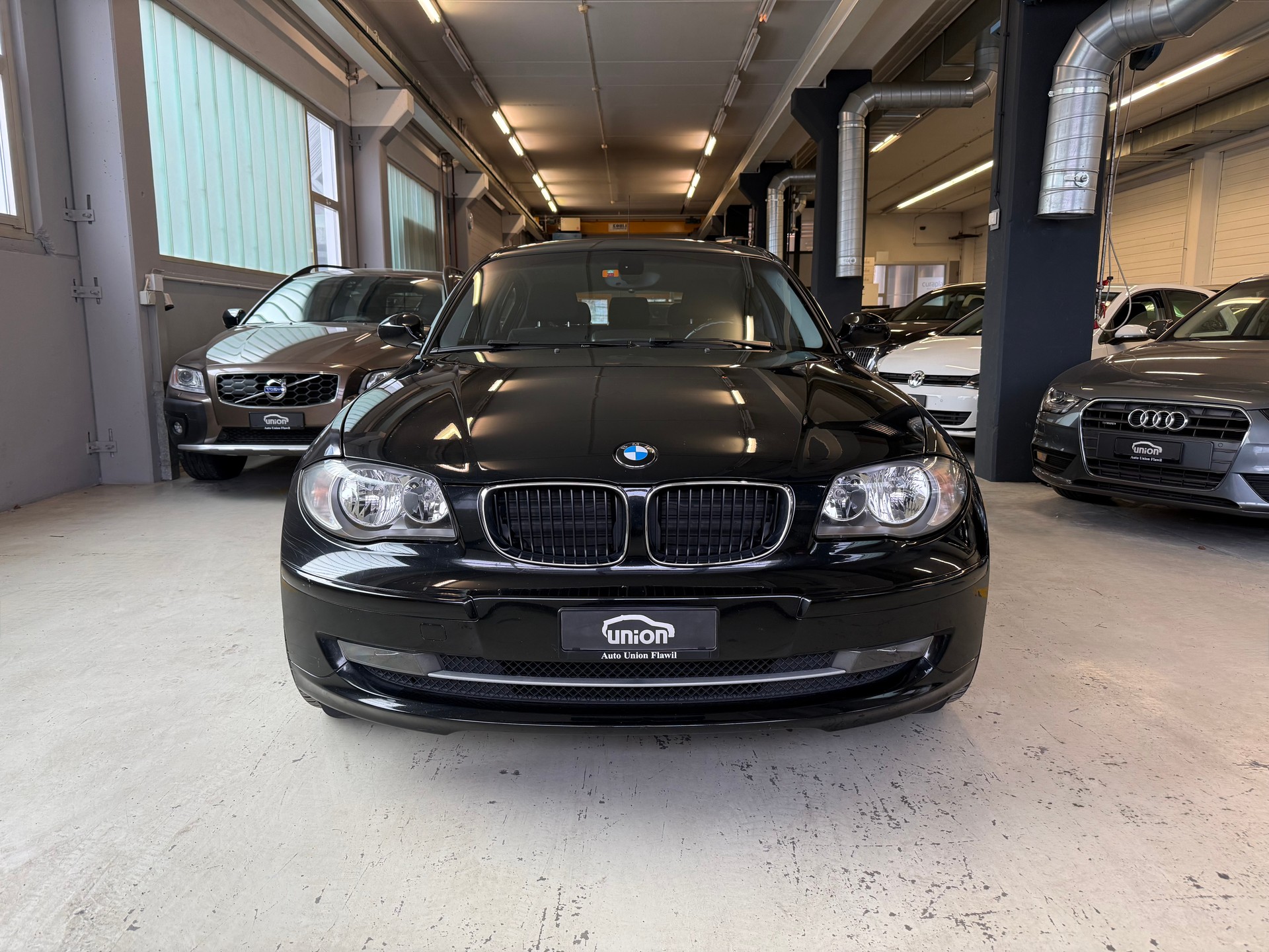 BMW 120i-image-2