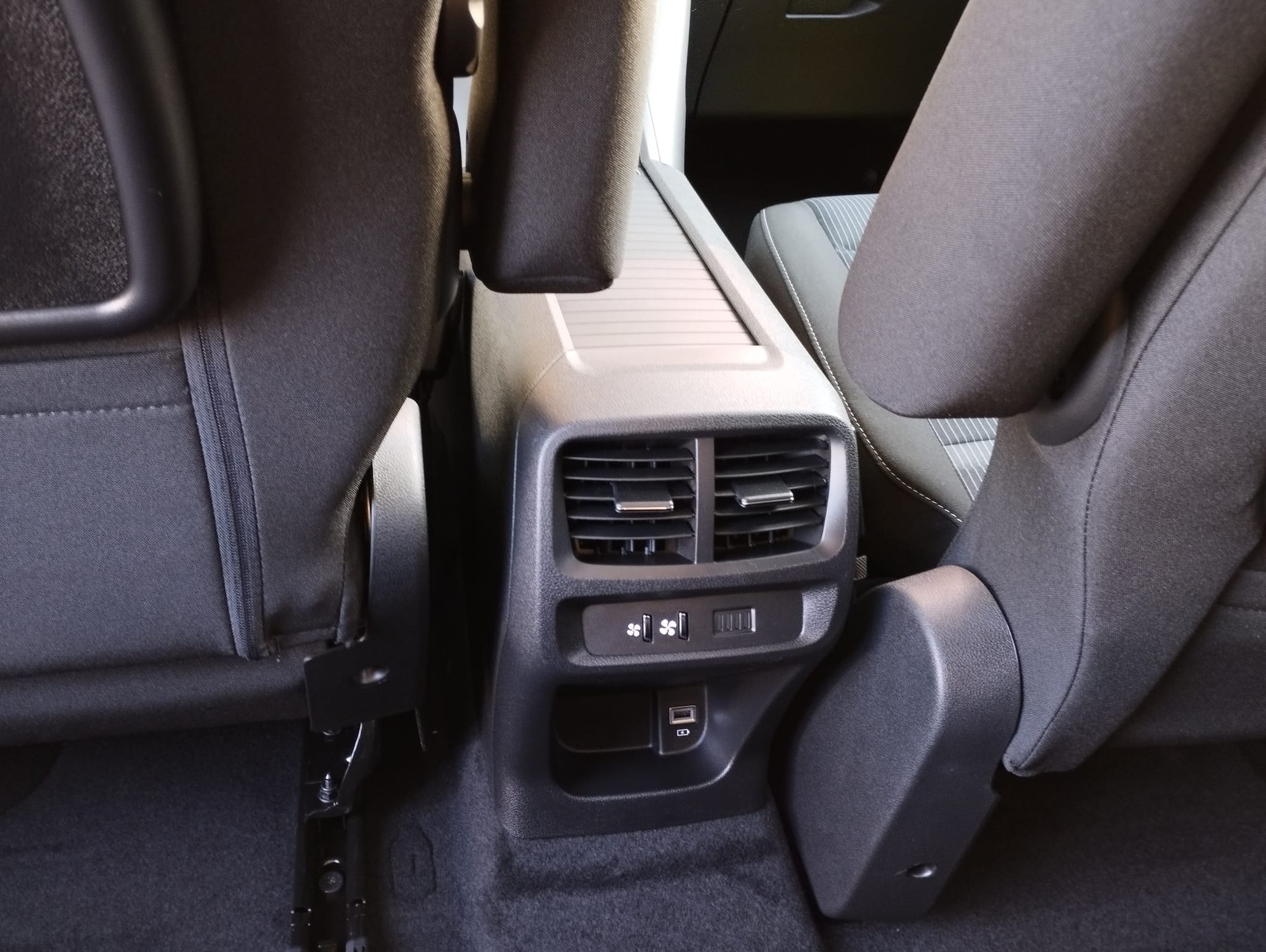 FIAT E-Doblò Elektro 100kW Lounge-image-26