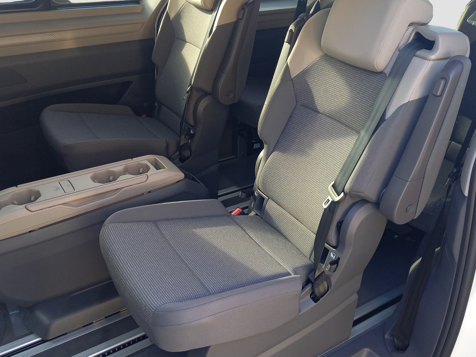 VW Multivan 2.0 TDI Liberty DSG-image-8