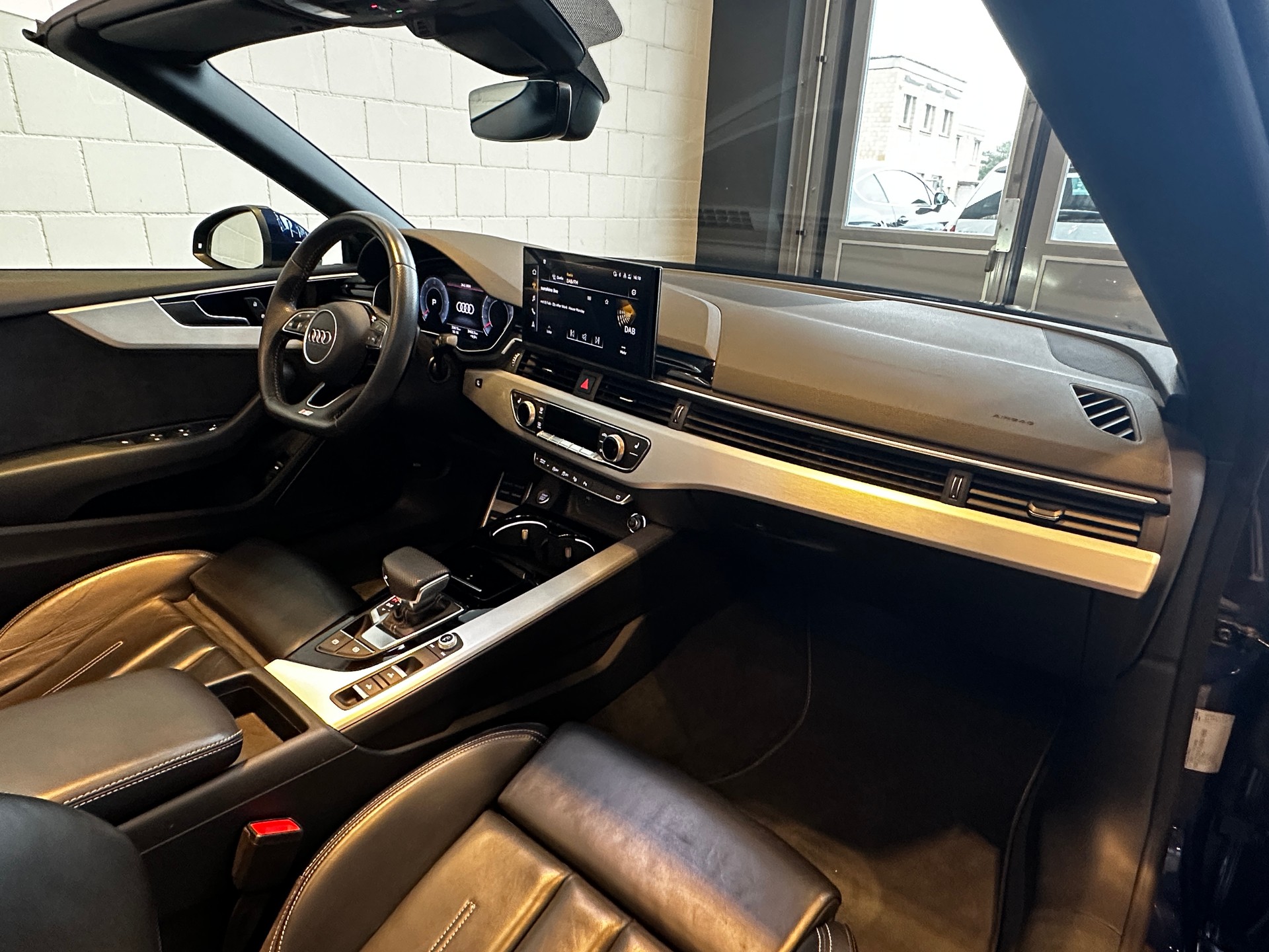 AUDI A5 Cabrio 40 TDI S-Line-image-15