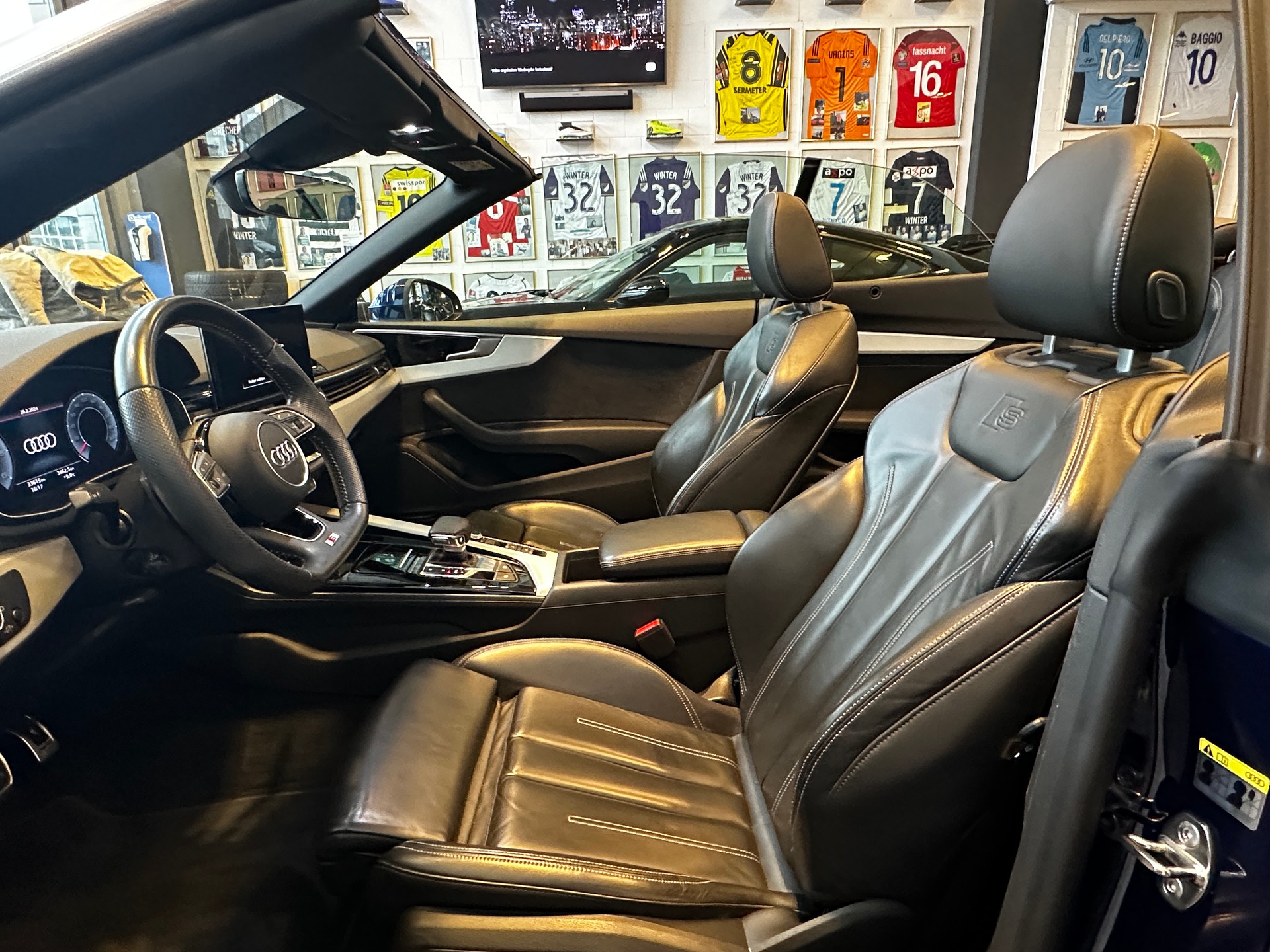 AUDI A5 Cabrio 40 TDI S-Line-image-12