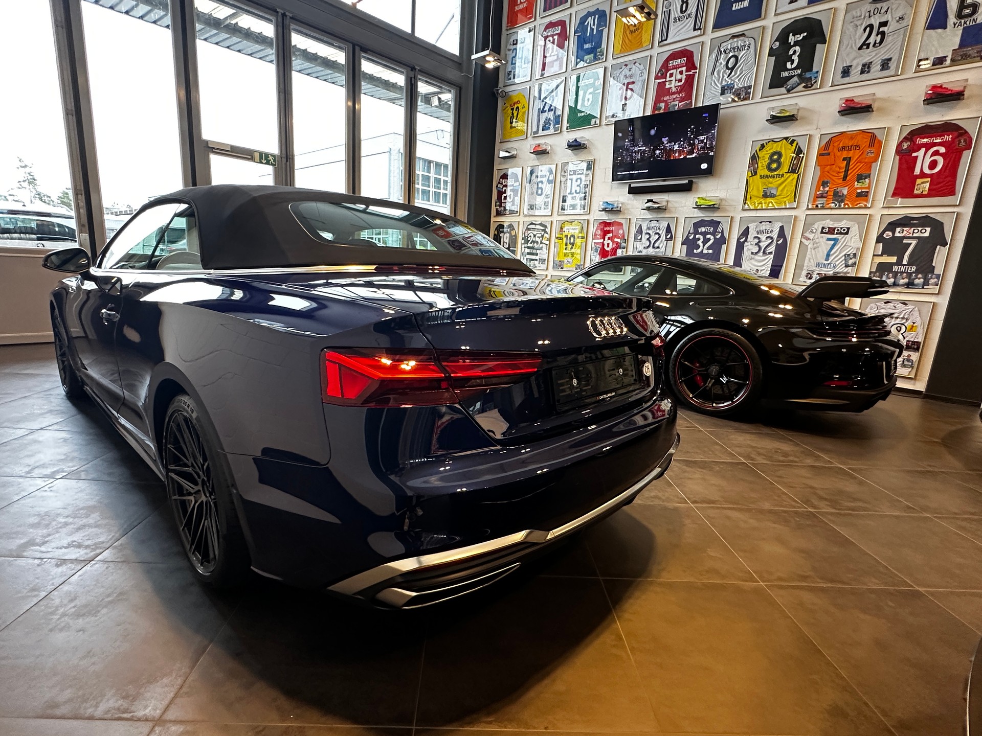 AUDI A5 Cabrio 40 TDI S-Line-image-9