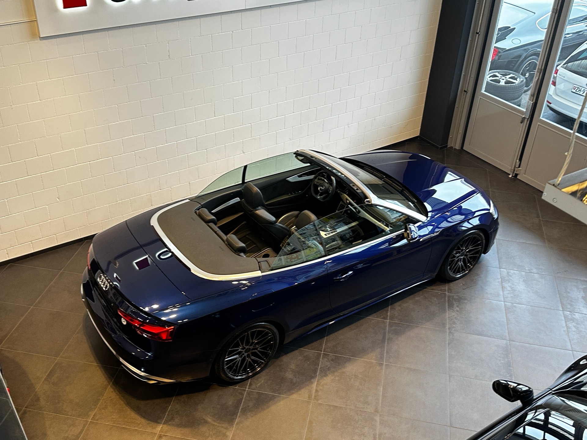 AUDI A5 Cabrio 40 TDI S-Line-image-5