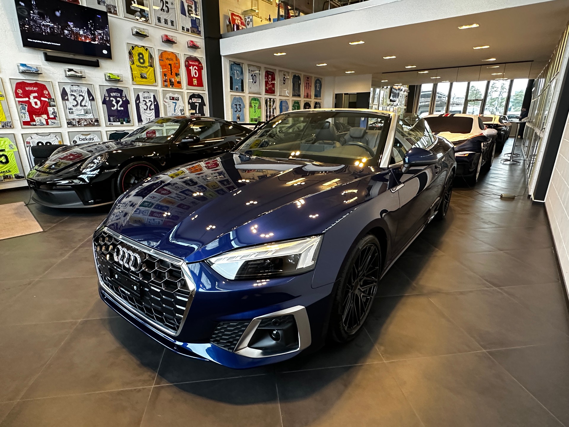 AUDI A5 Cabrio 40 TDI S-Line-image-1