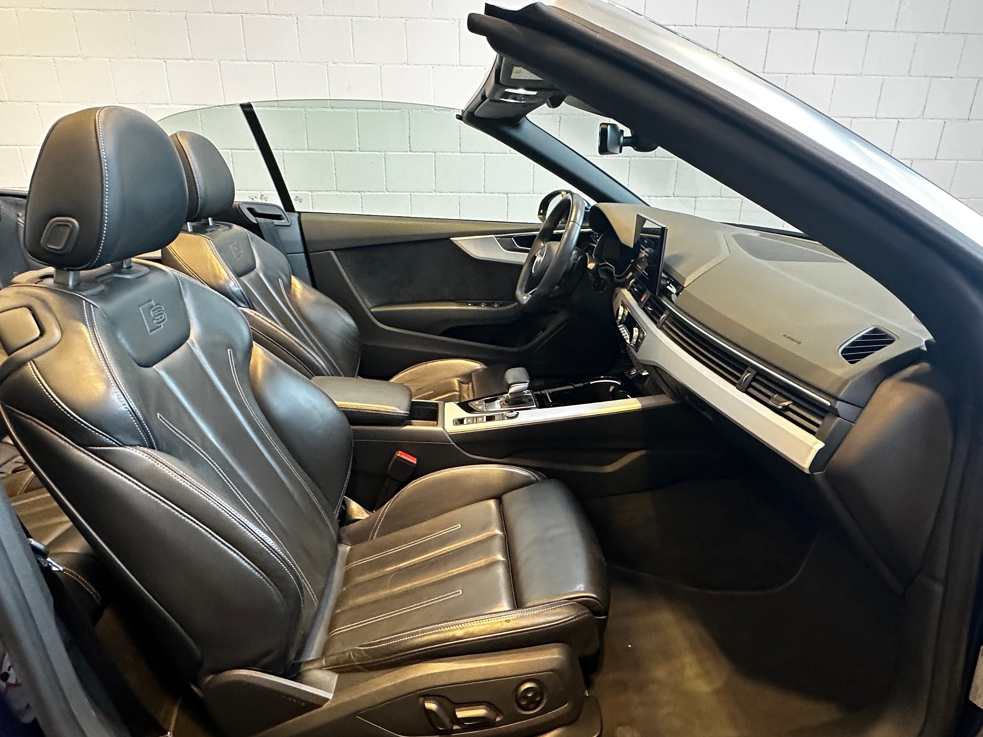 AUDI A5 Cabrio 40 TDI S-Line-image-14