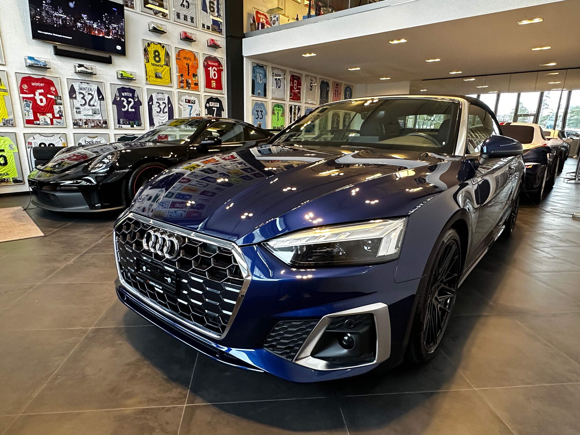 AUDI A5 Cabrio 40 TDI S-Line-image-10