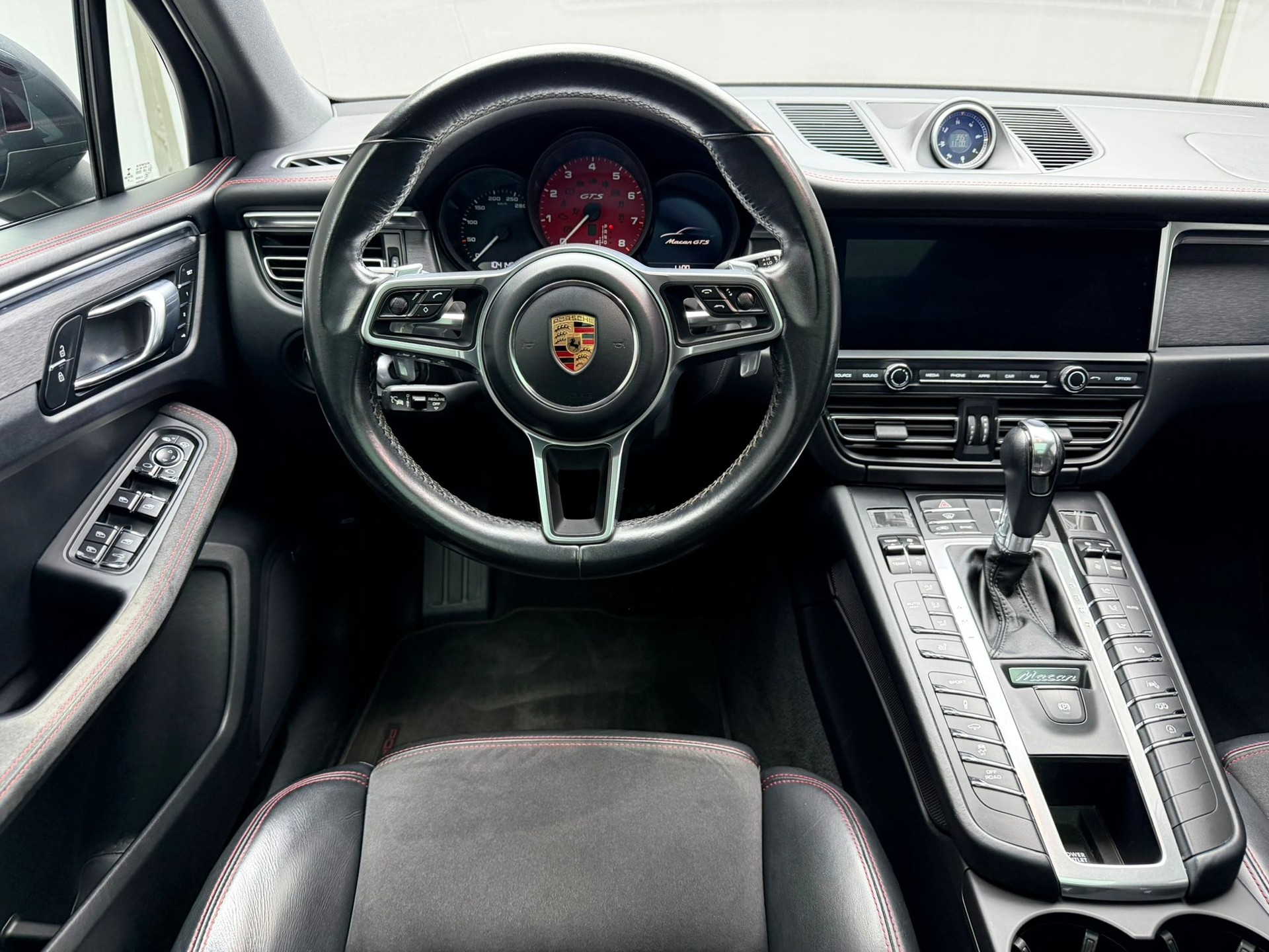 PORSCHE Macan GTS PDK-image-13