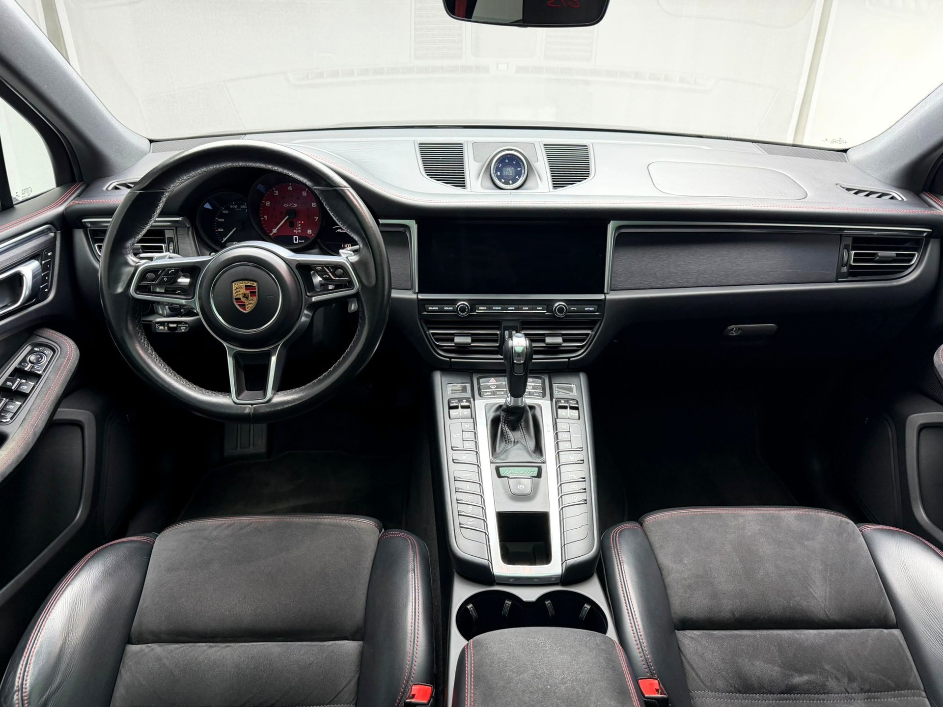 PORSCHE Macan GTS PDK-image-12