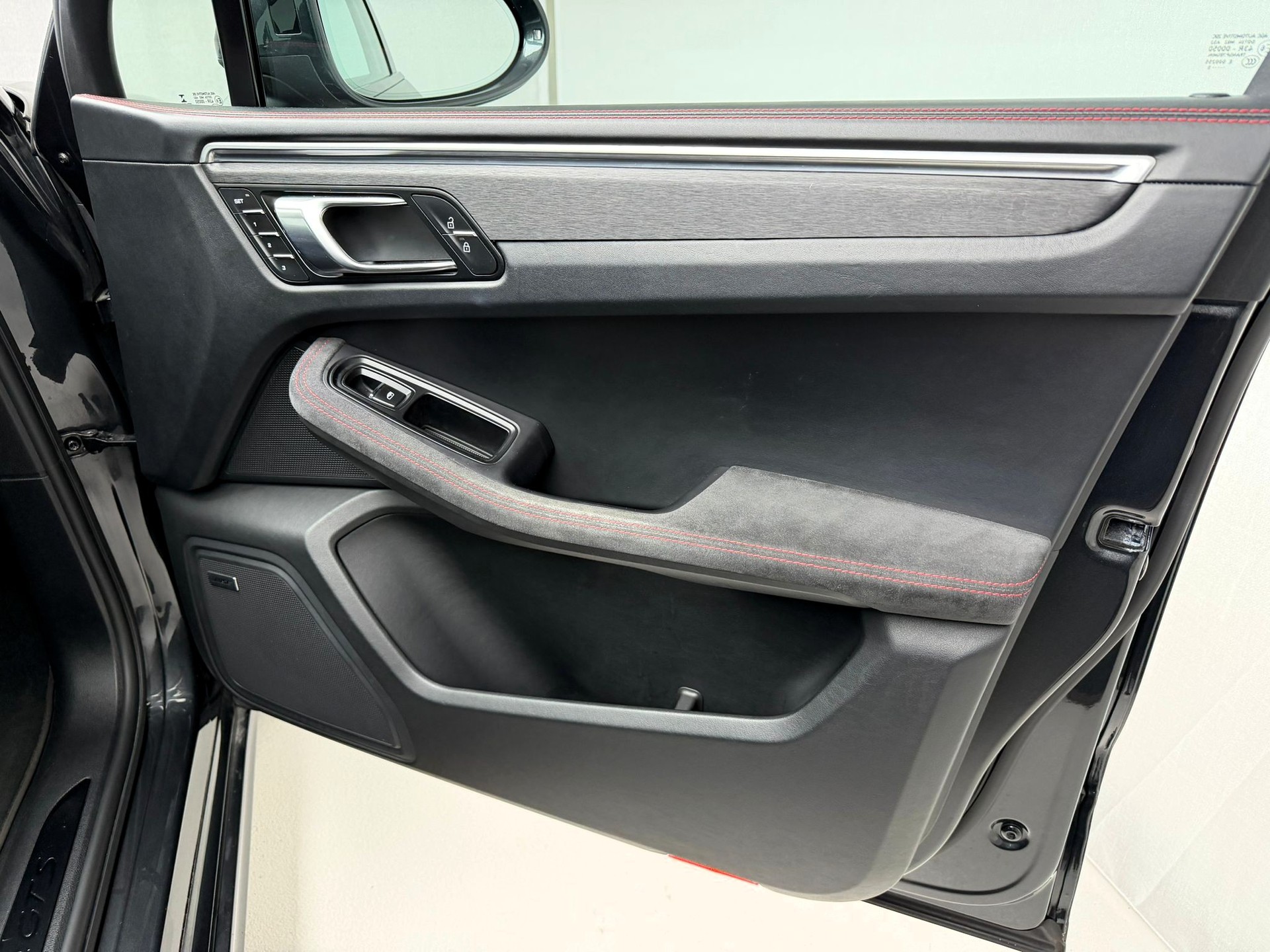PORSCHE Macan GTS PDK-image-18