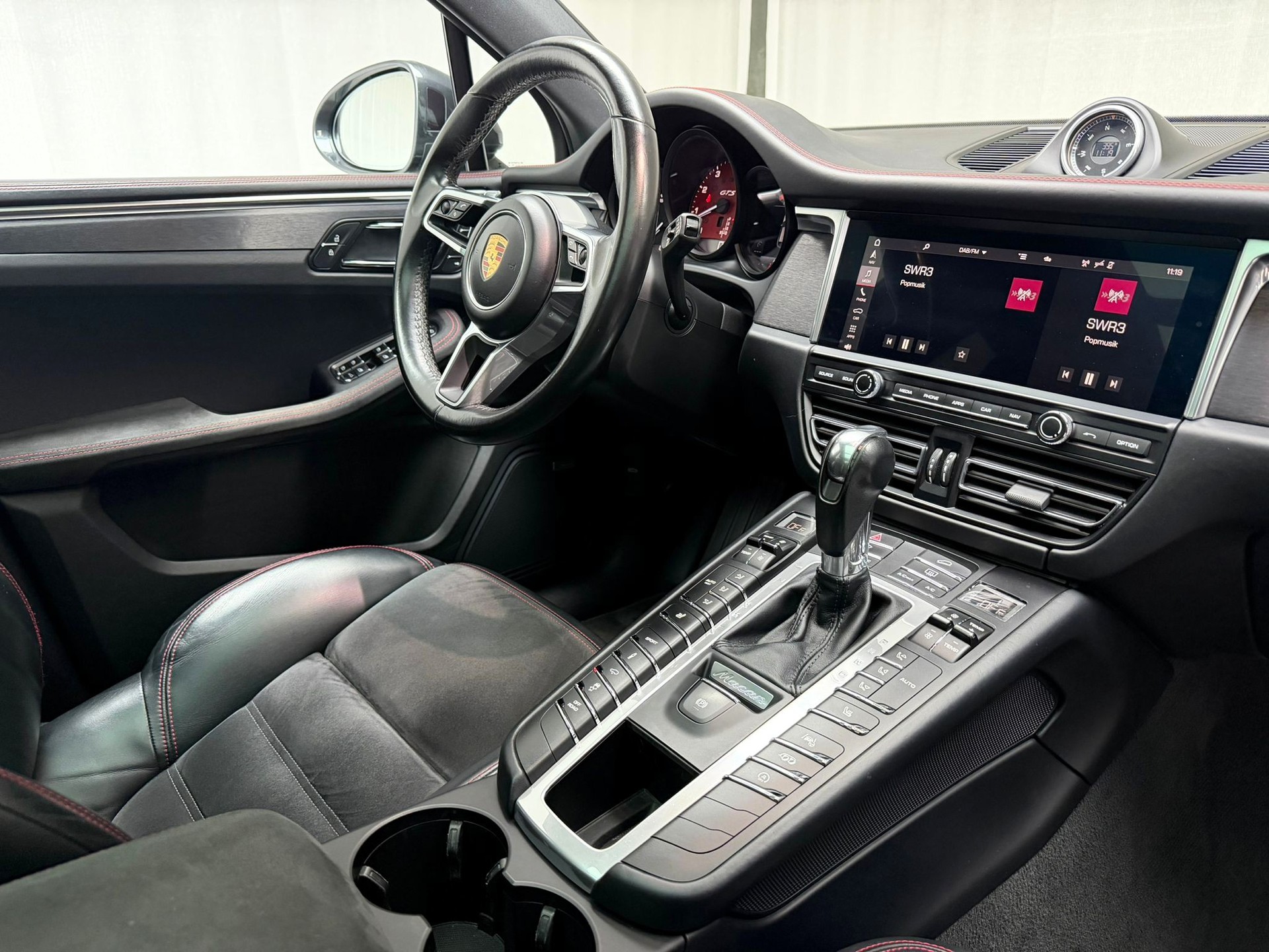 PORSCHE Macan GTS PDK-image-9