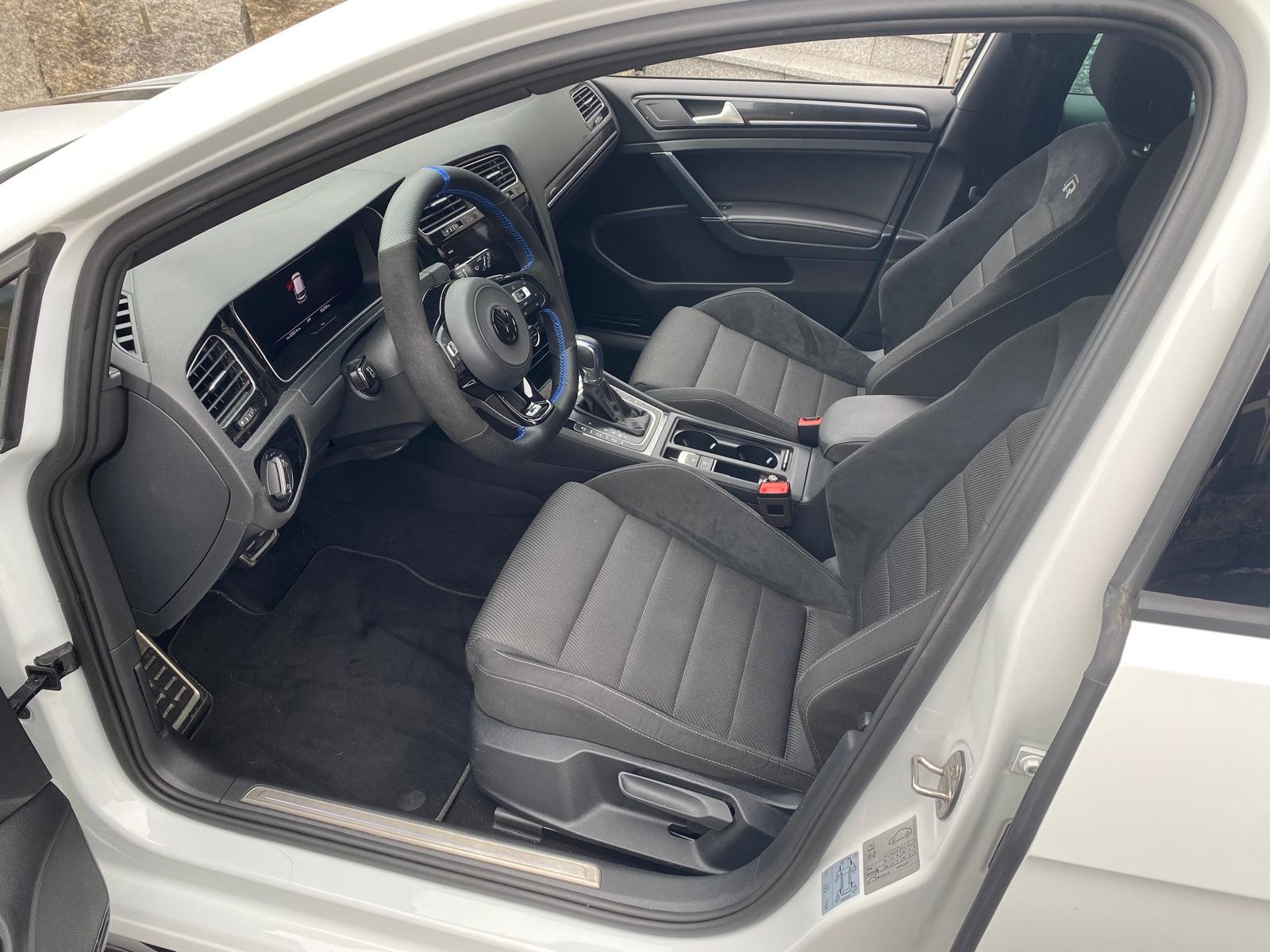 VW Golf 2.0 TSI R 4Motion DSG-image-8