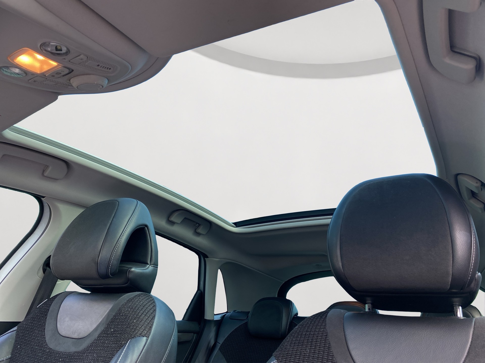CITROEN C4 Berline 1.6 e-HDi Exclusive EGS6-image-6