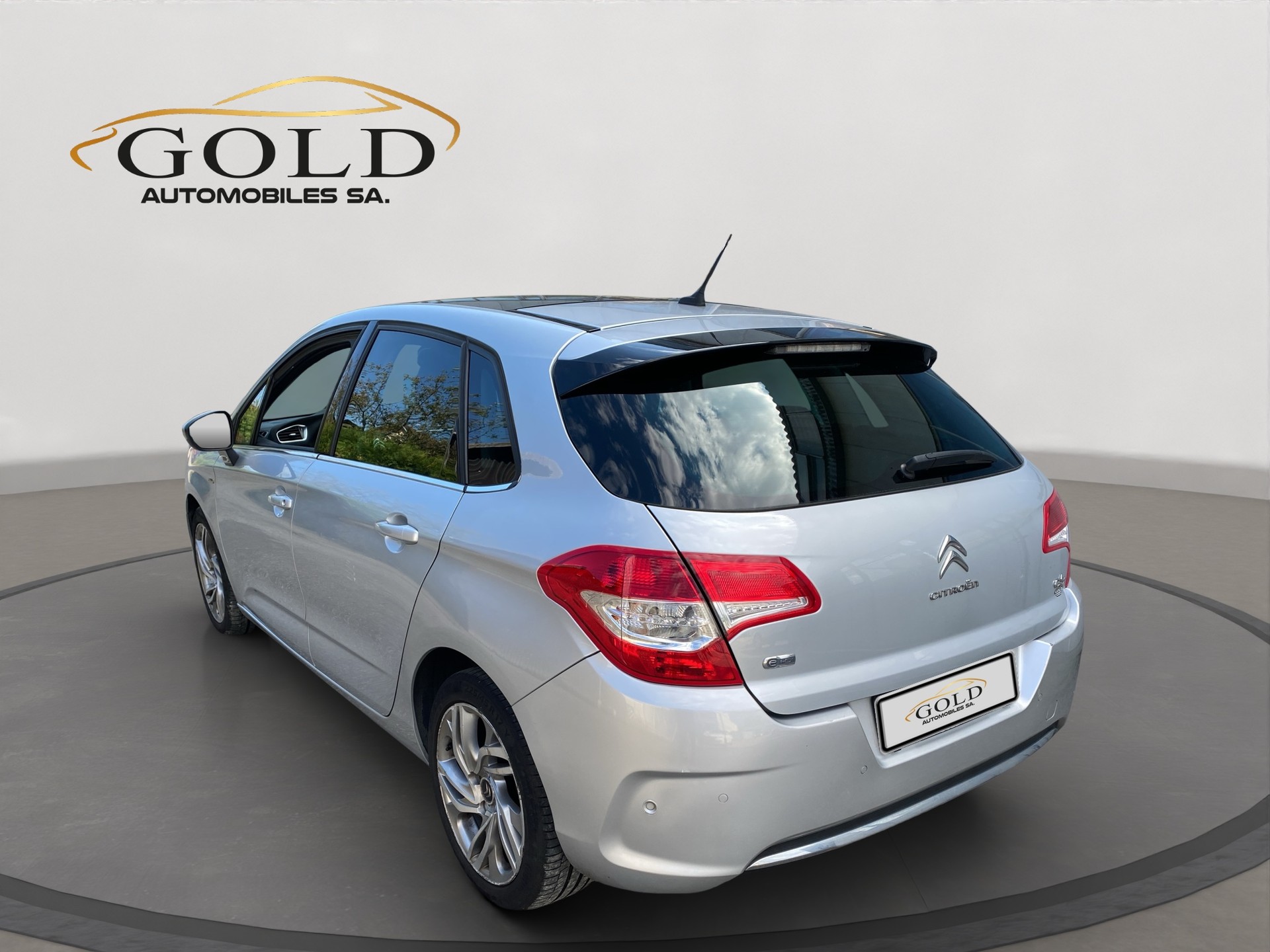 CITROEN C4 Berline 1.6 e-HDi Exclusive EGS6-image-9