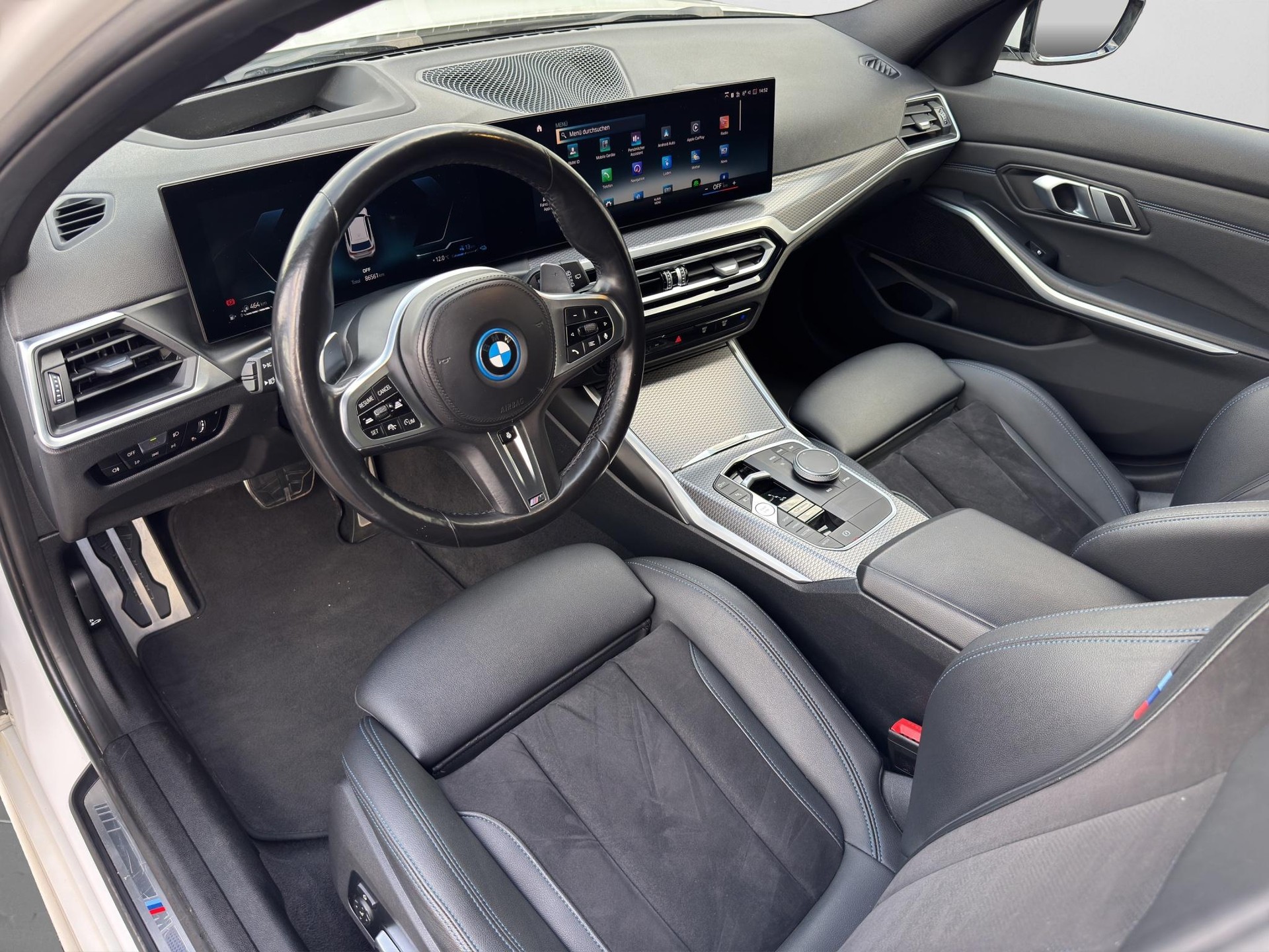 BMW 320e M-Sport Touring-image-7